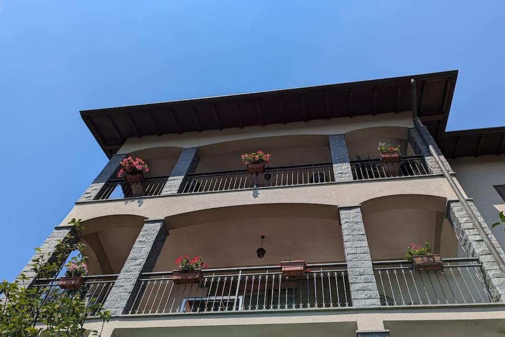 Villa Le Arcate zona Lago Maggiore view 2