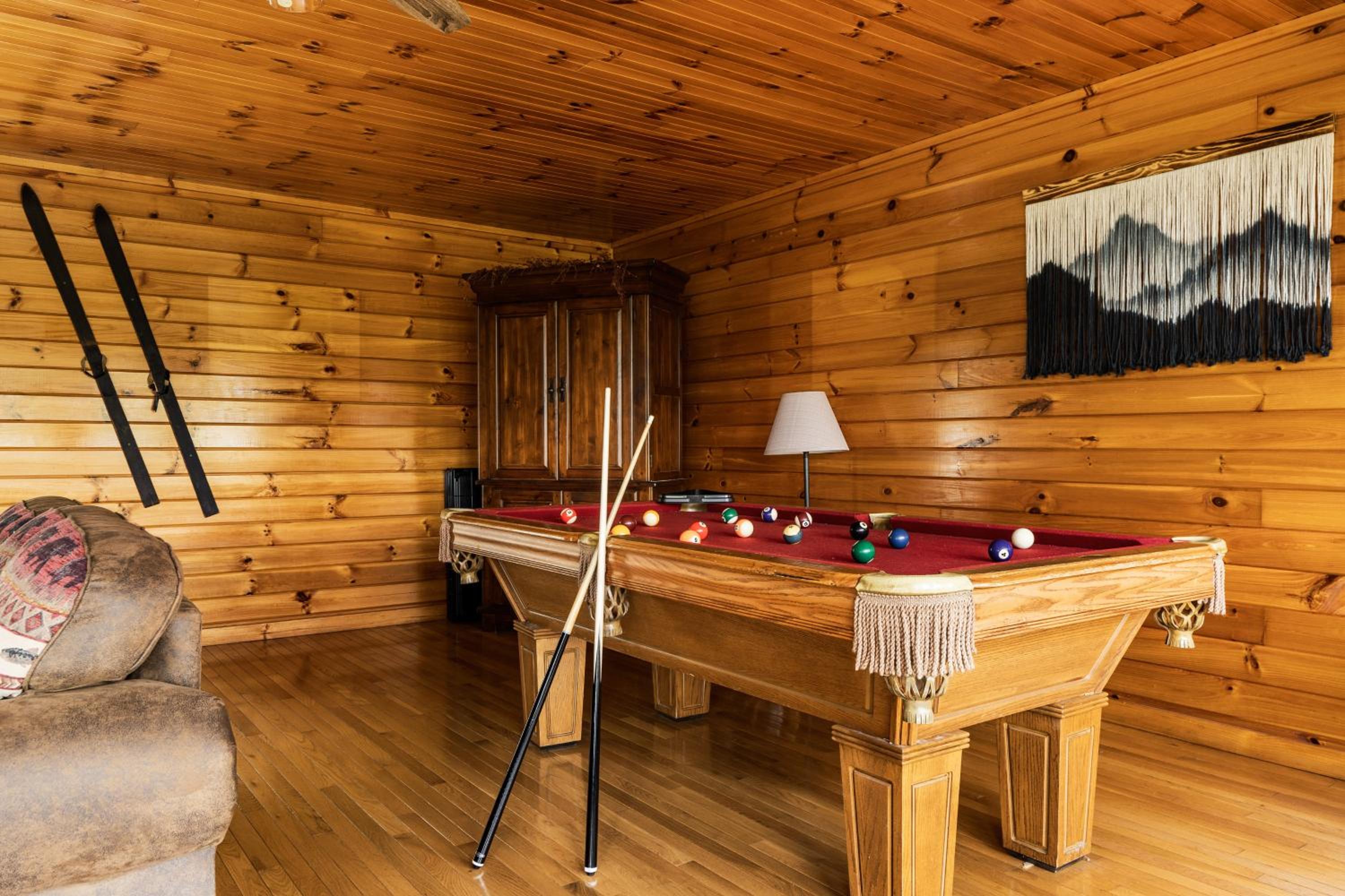 Elevista - Quaint&Private-Views-HotTub-PoolTable-Bears-3 Clubhouse Pools view 4