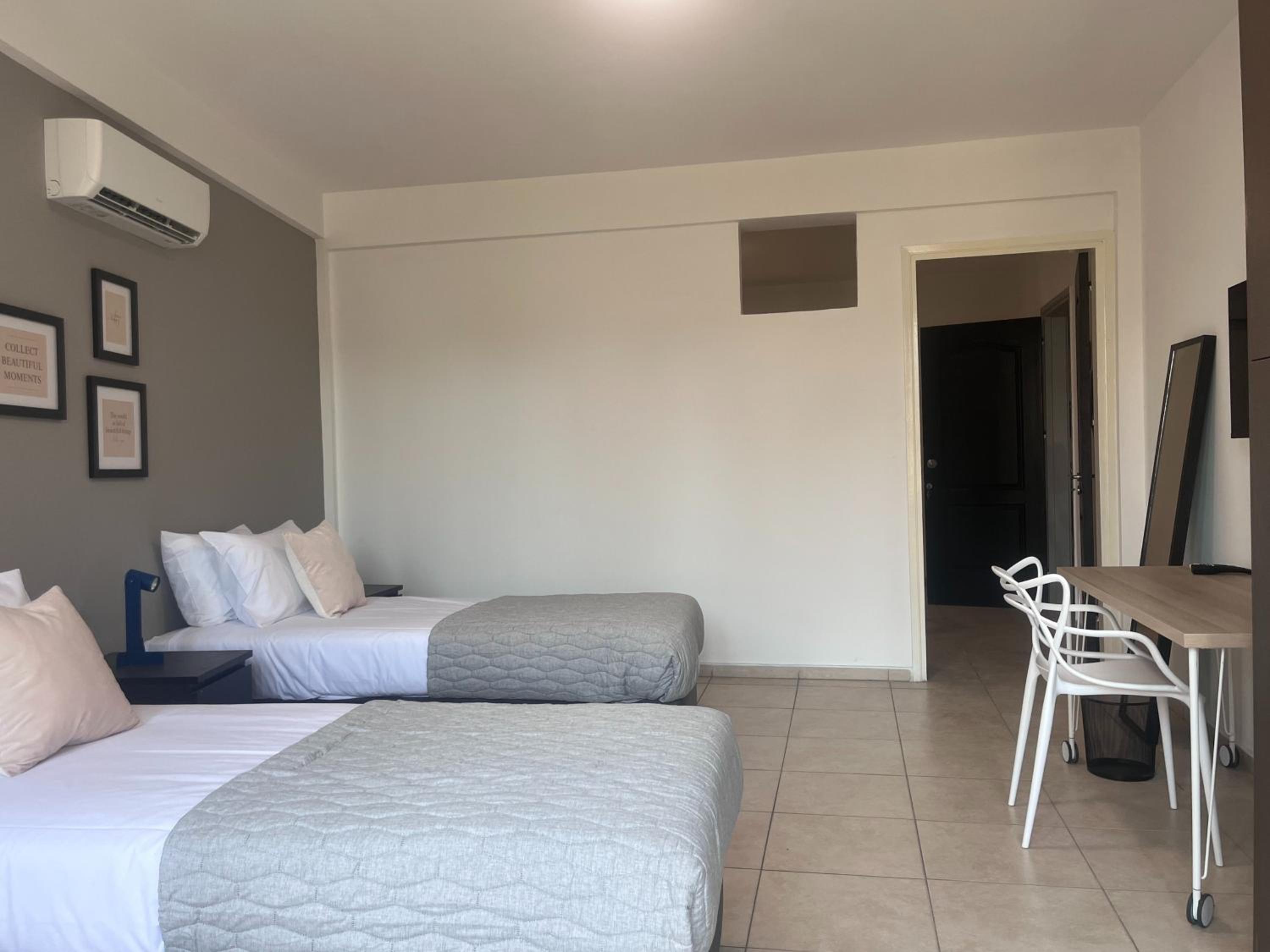 Phaedrus Living Hoopoe Residencies 205