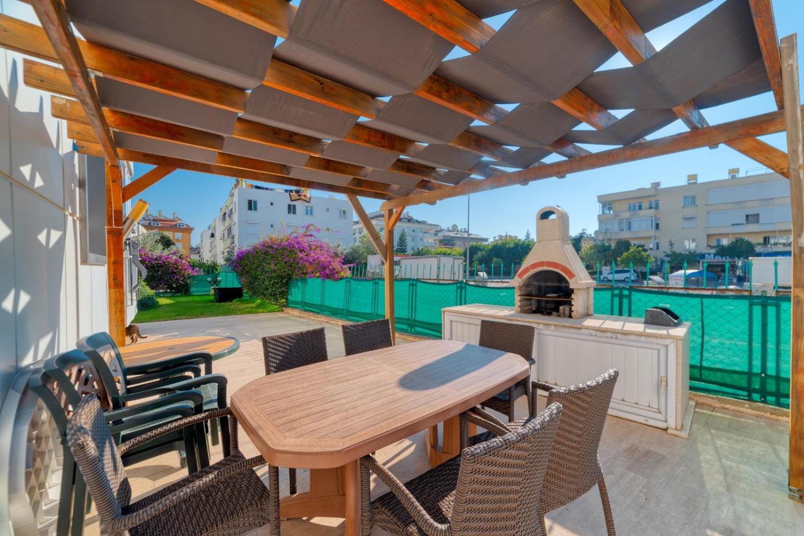 Şehir ve Denizin ortasında