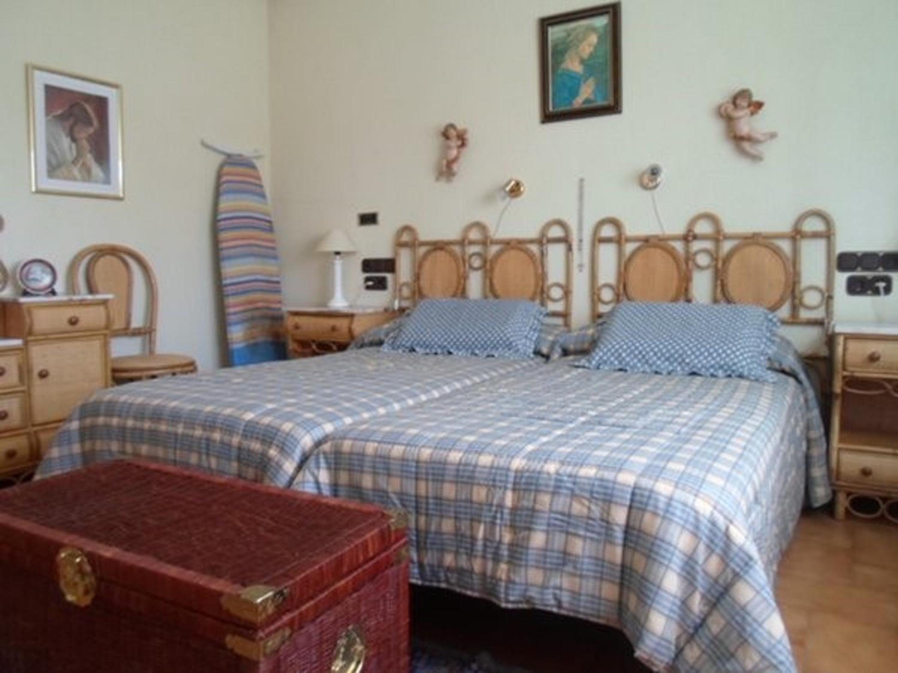 Spacious house with terrace near Boiro sea view