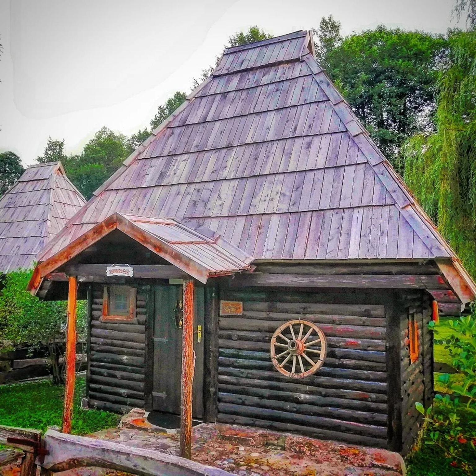 Kraljevsko selo Kotromanićevo