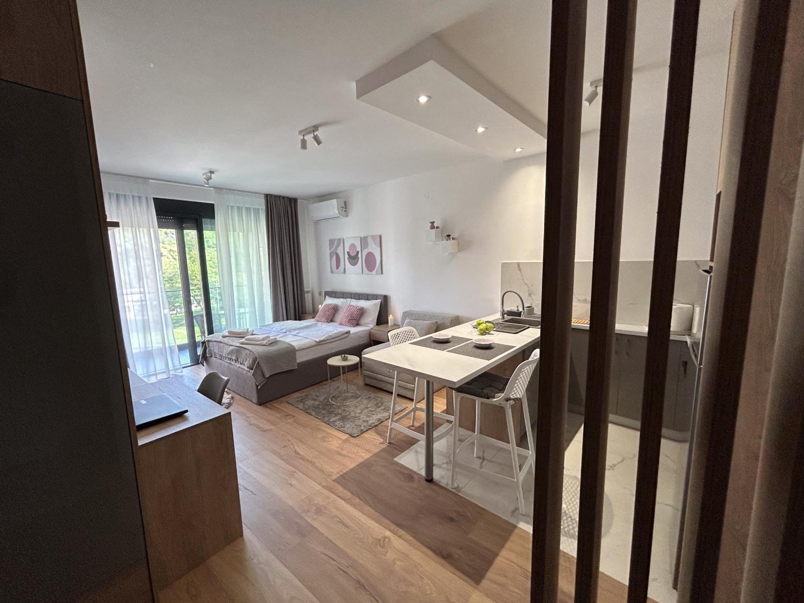 V Park Lux Apartman