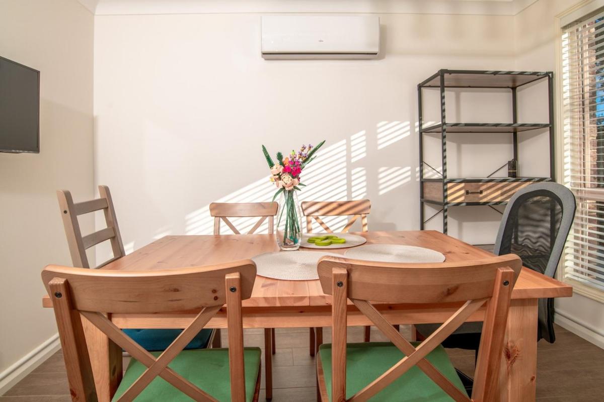 3bedroom Townhouse at Dundas
