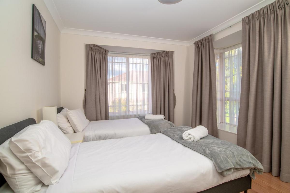 3bedroom Townhouse at Dundas