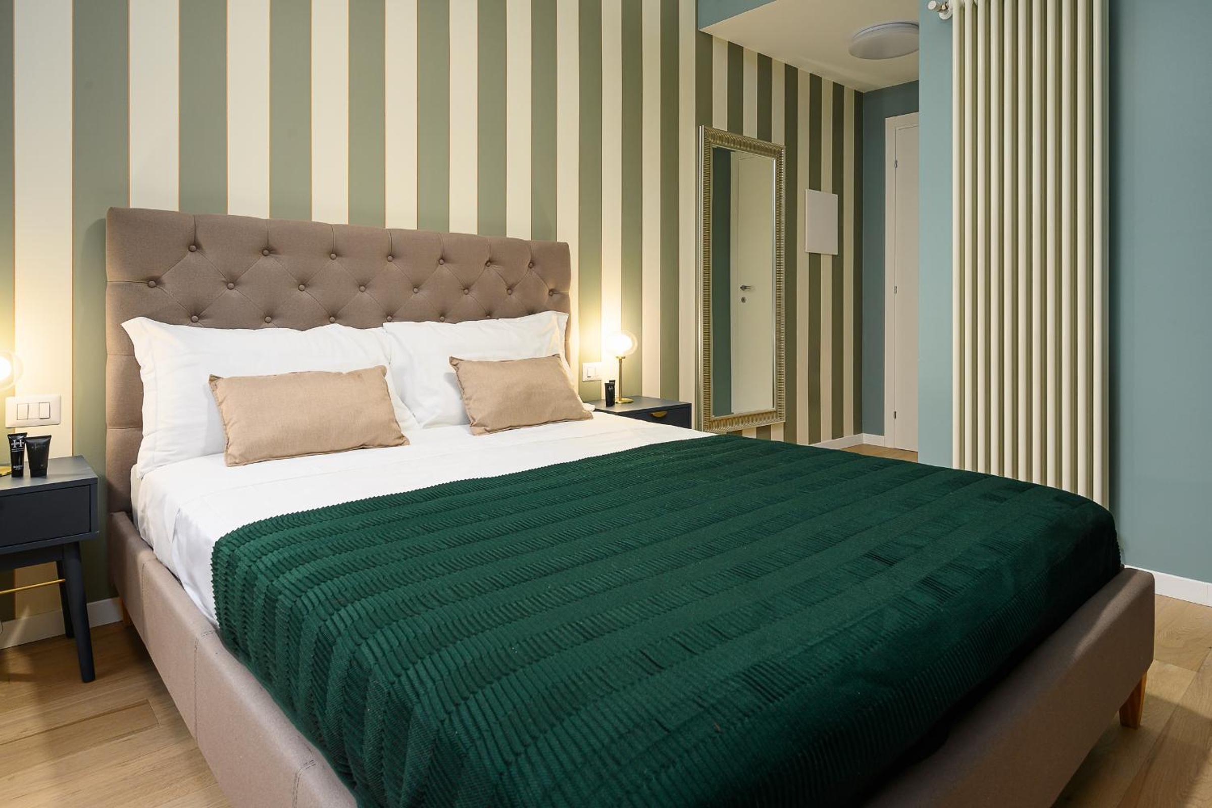 Suites in Porta Garibaldi & Chinatown - City Center well connected
