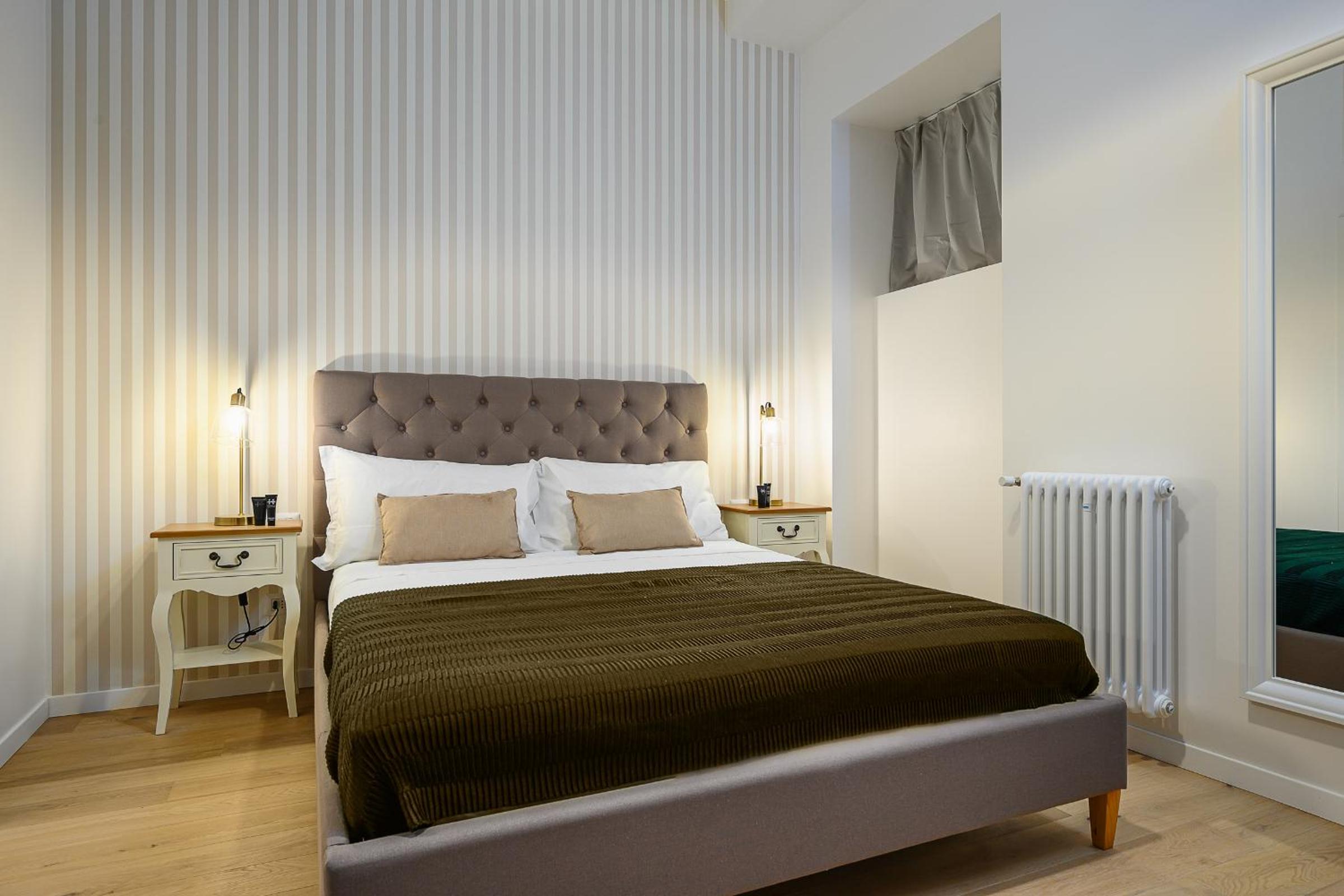 Suites in Porta Garibaldi & Chinatown - City Center well connected