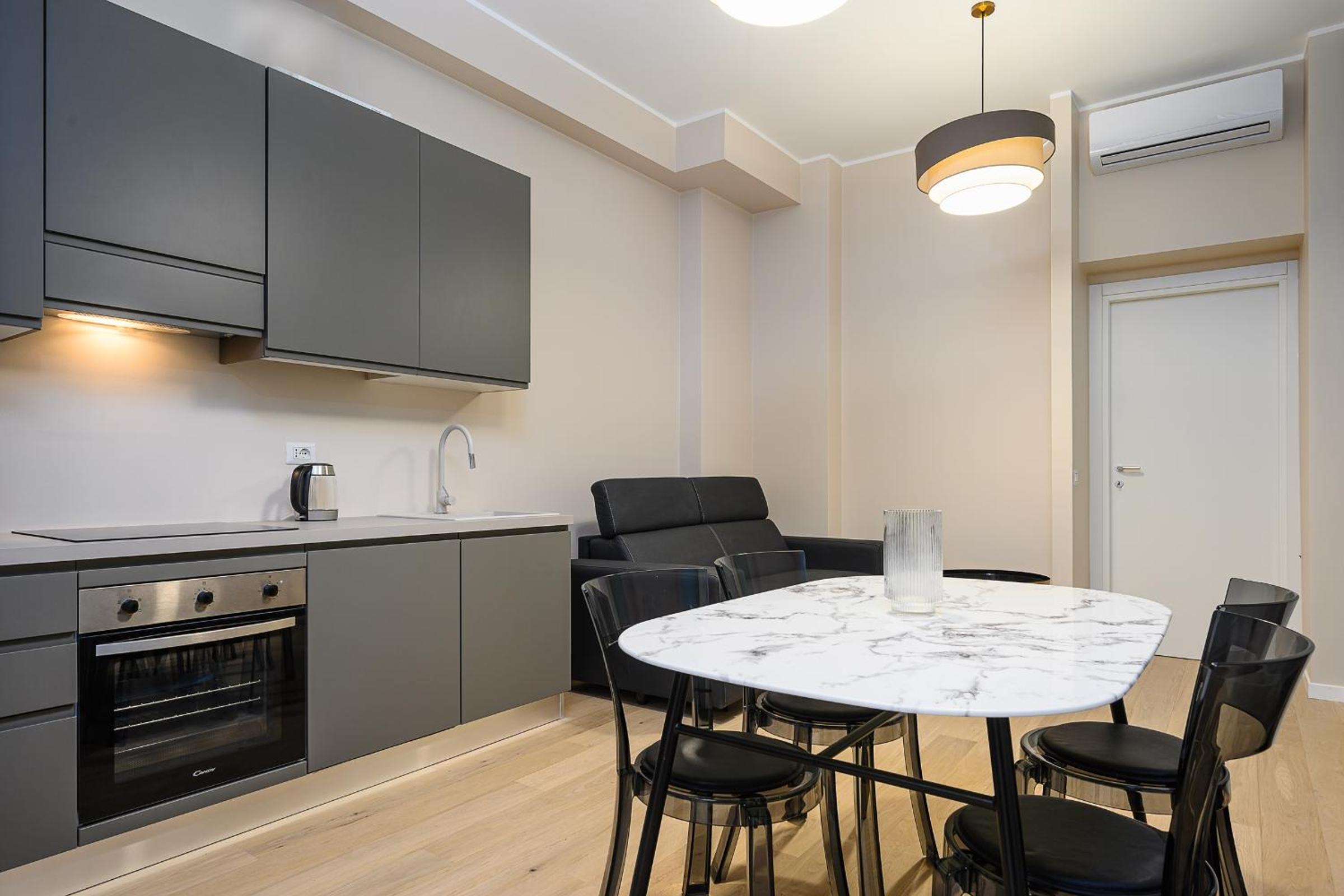 Suites in Porta Garibaldi & Chinatown - City Center well connected