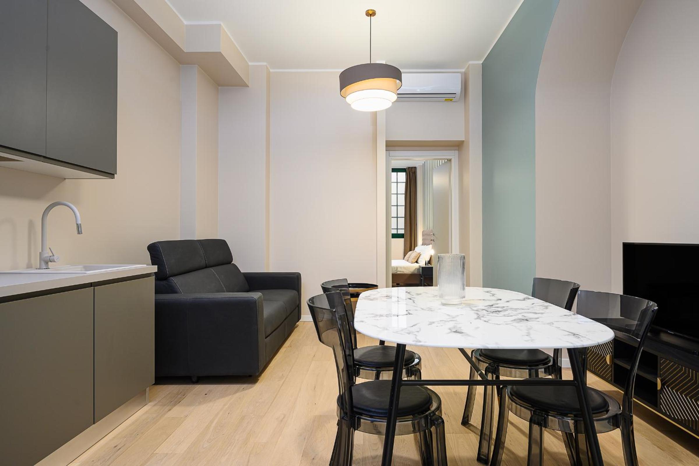 Suites in Porta Garibaldi & Chinatown - City Center well connected