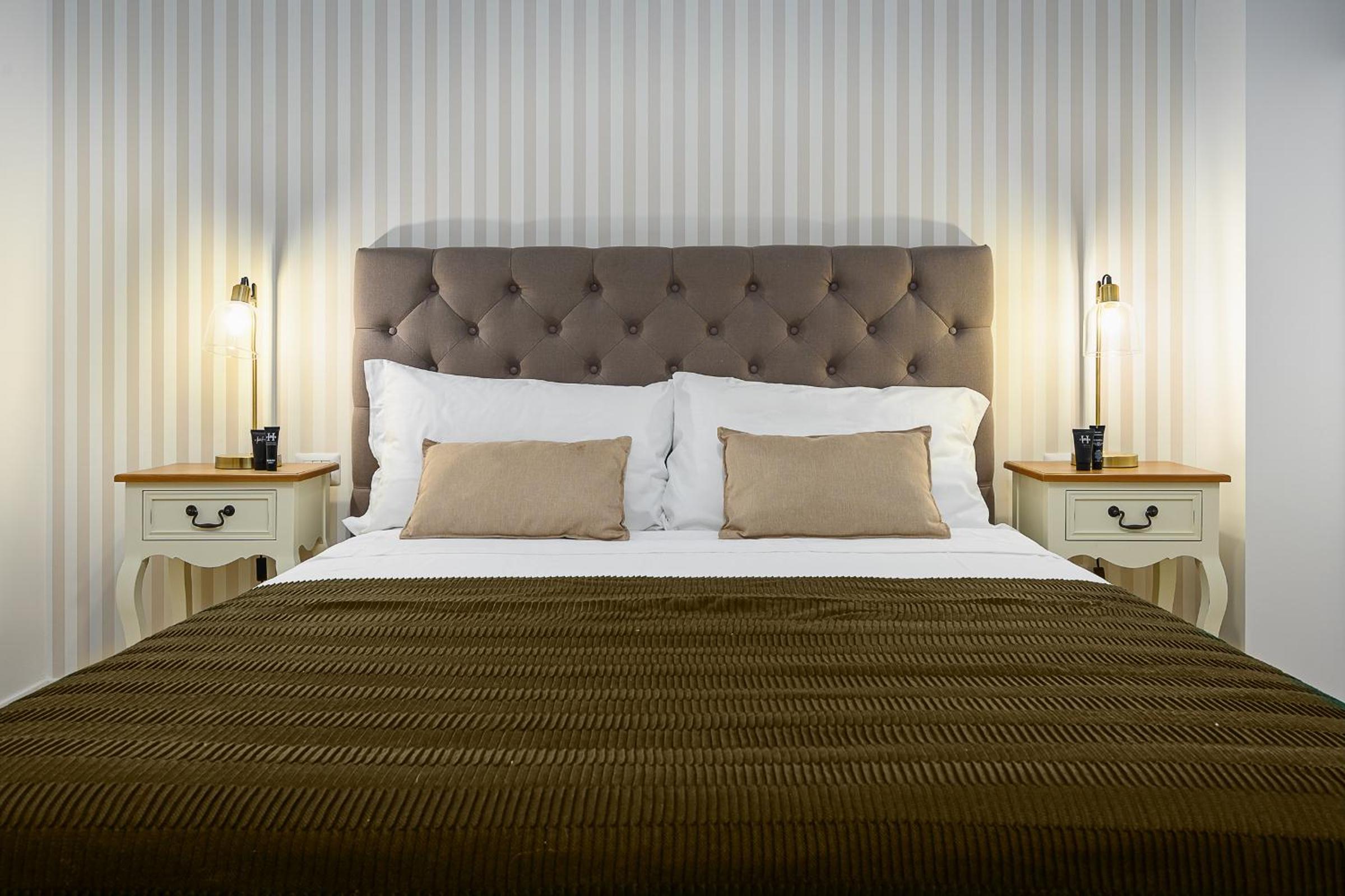 Suites in Porta Garibaldi & Chinatown - City Center well connected