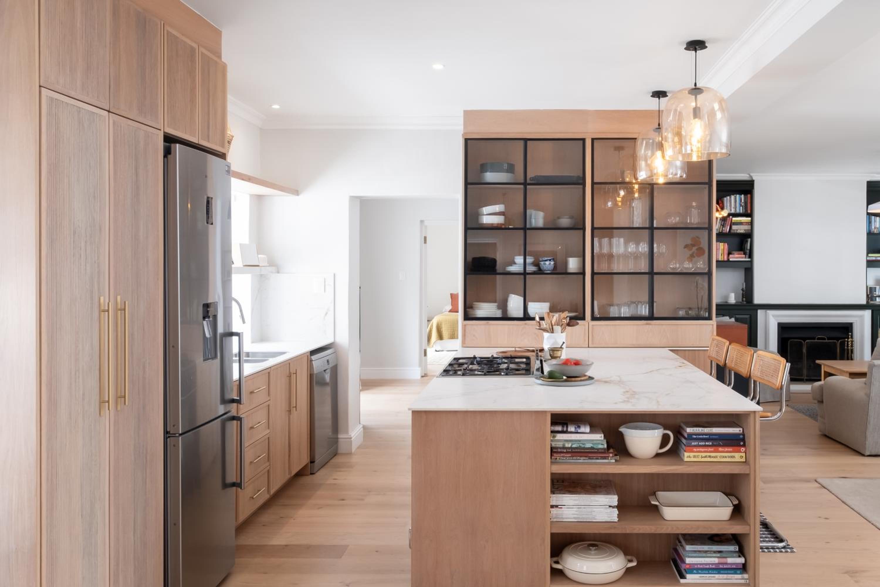 Stylish Central Modern - House Von Holdt view 3