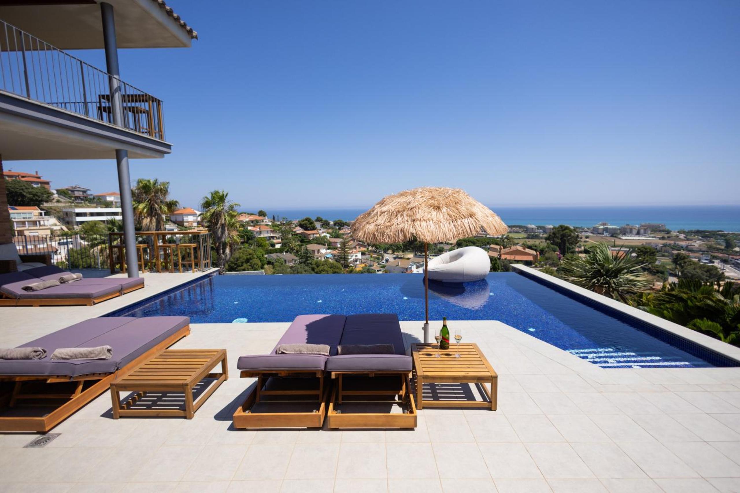 Hotel Villa Aya Barca - Image 1