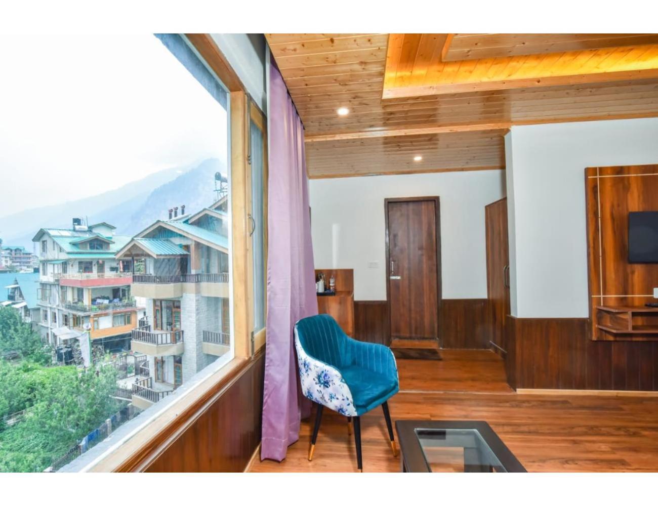 Tree valley by Terraa Hotel, Manali view 2