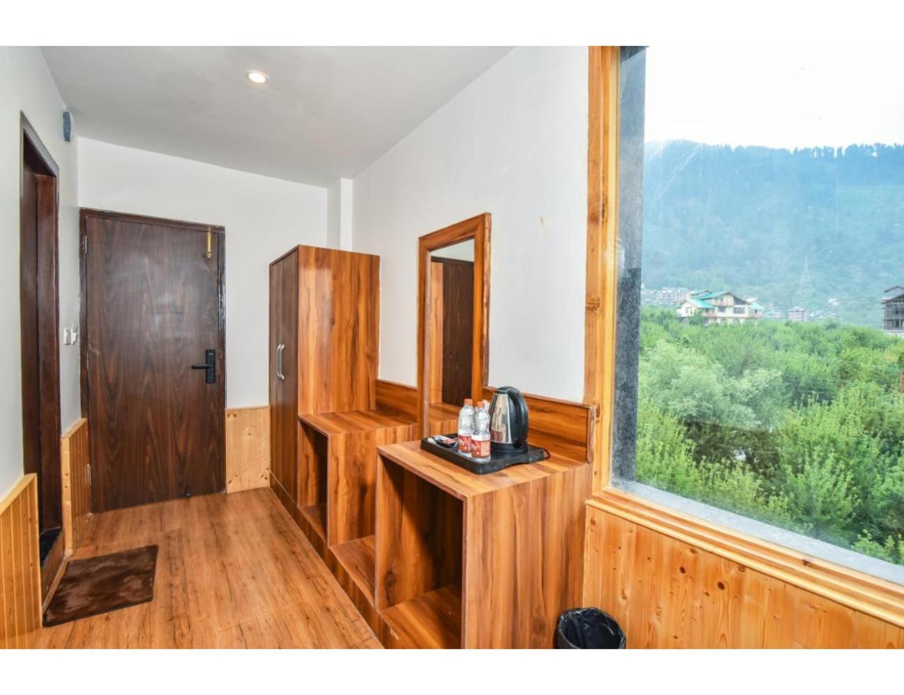 Tree valley by Terraa Hotel, Manali view 3