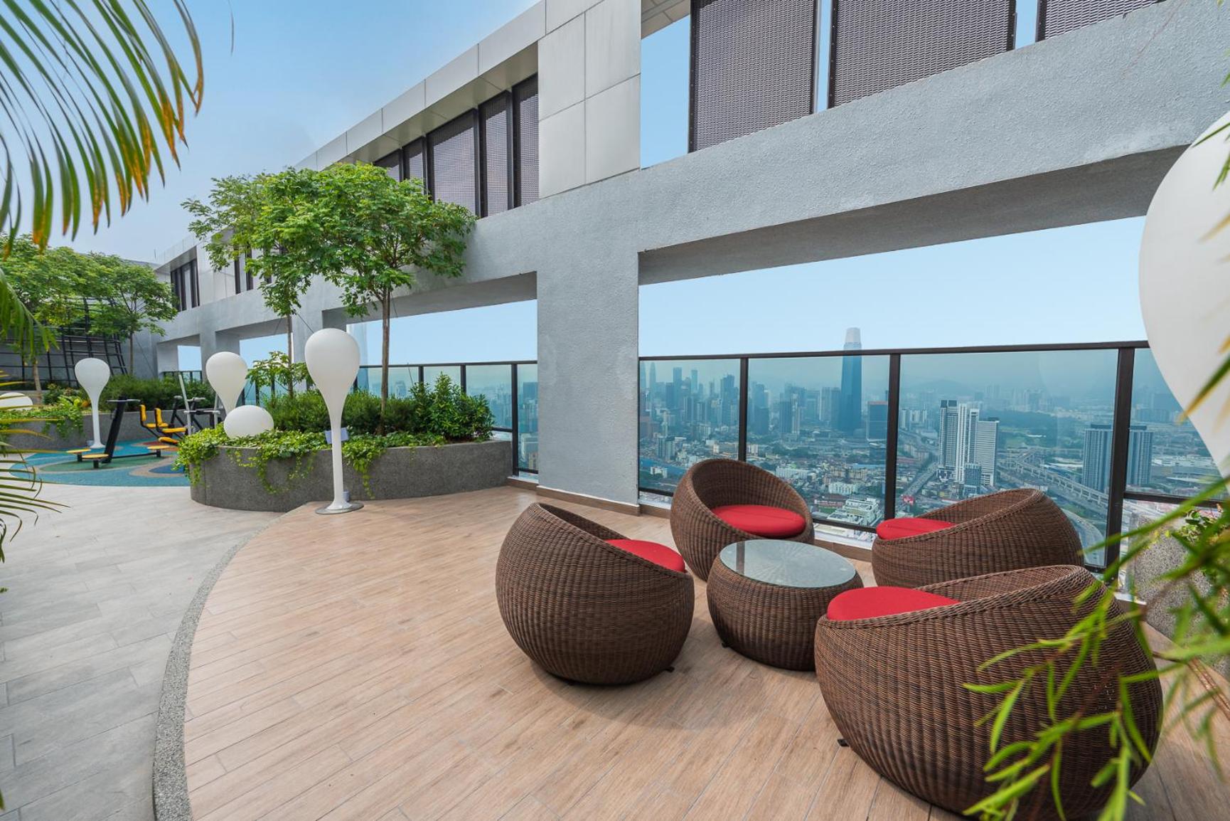 Tallest Concept Theme Suite KLCC