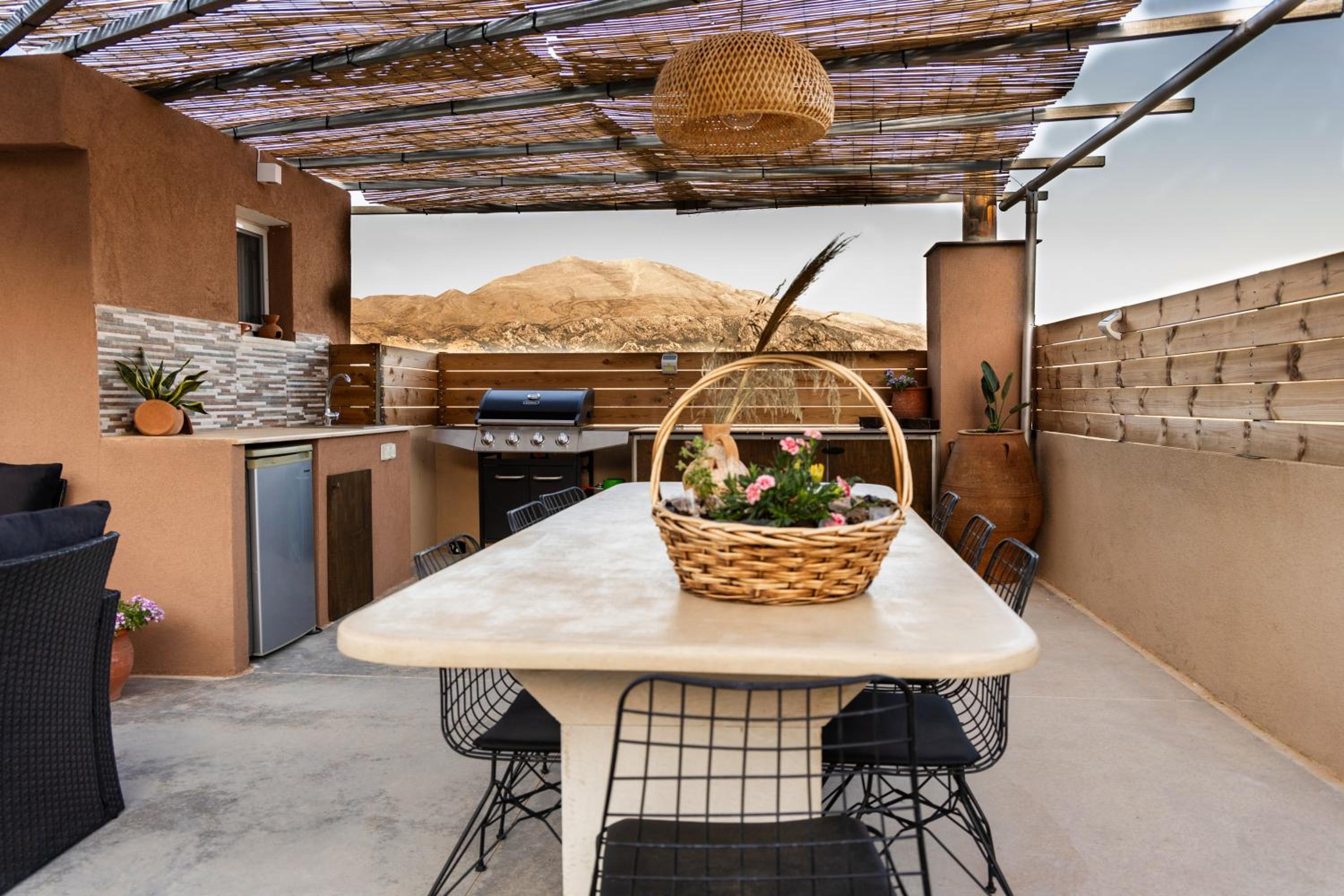 Luxury apartment with rooftop pool in Meronas view 4