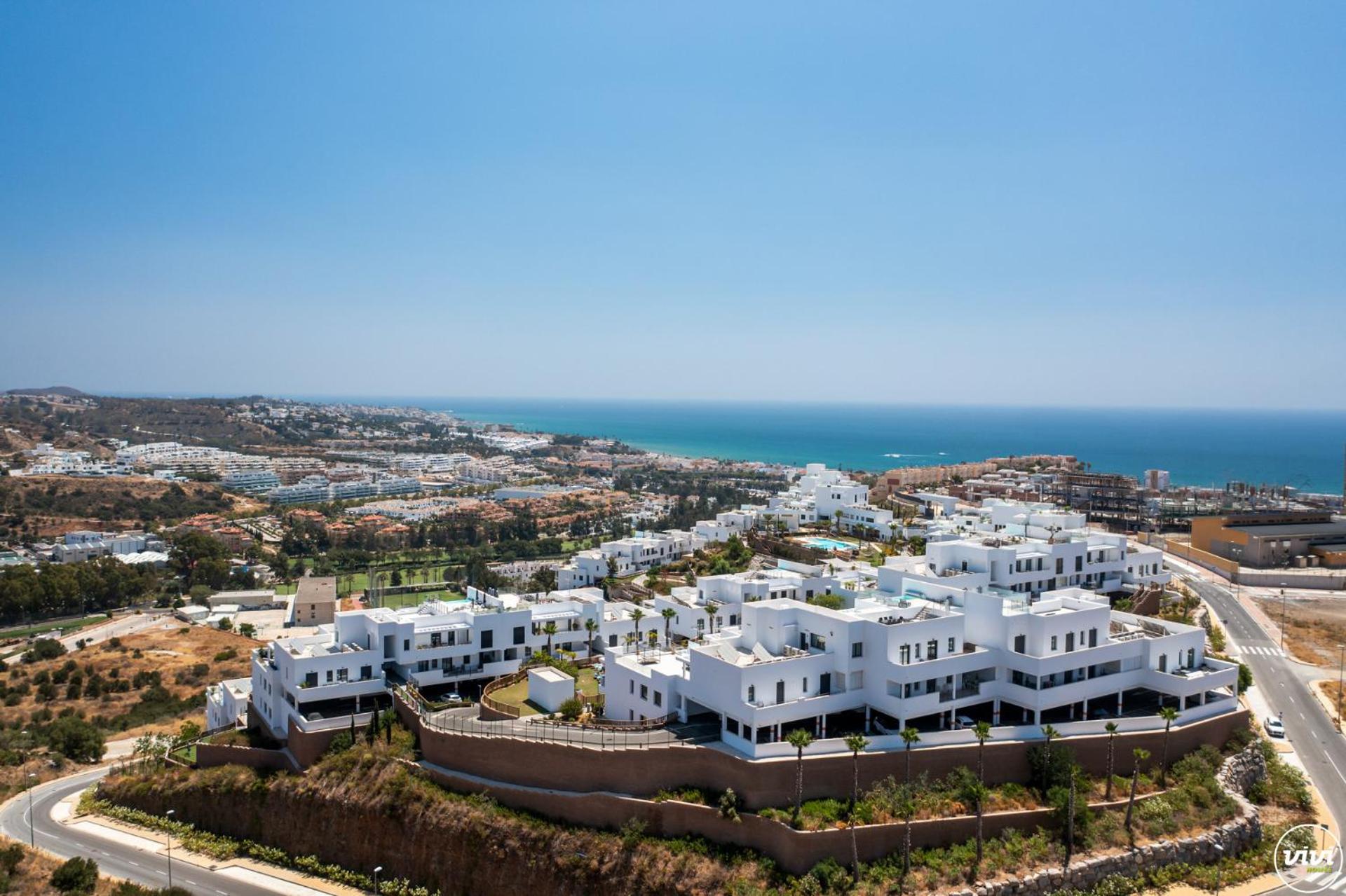 ViVi Homes - Golden Horizon Sauna, Pool, Gym & Beach