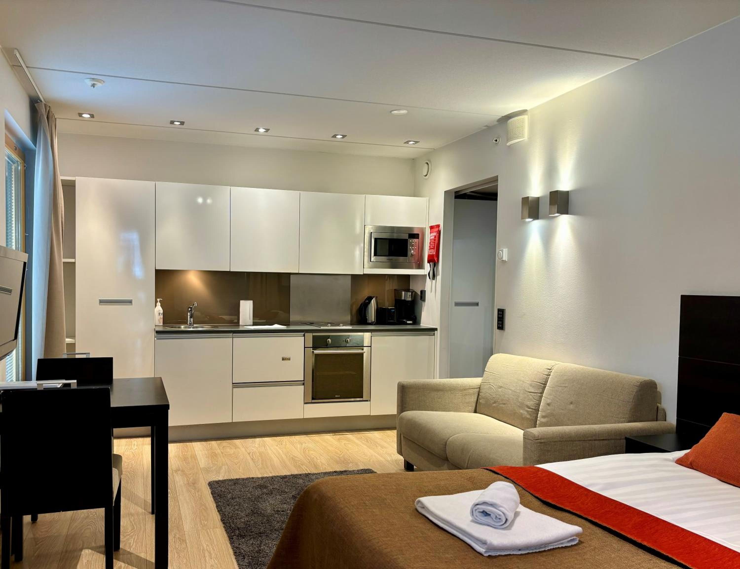 Levi Suites Levi Gold