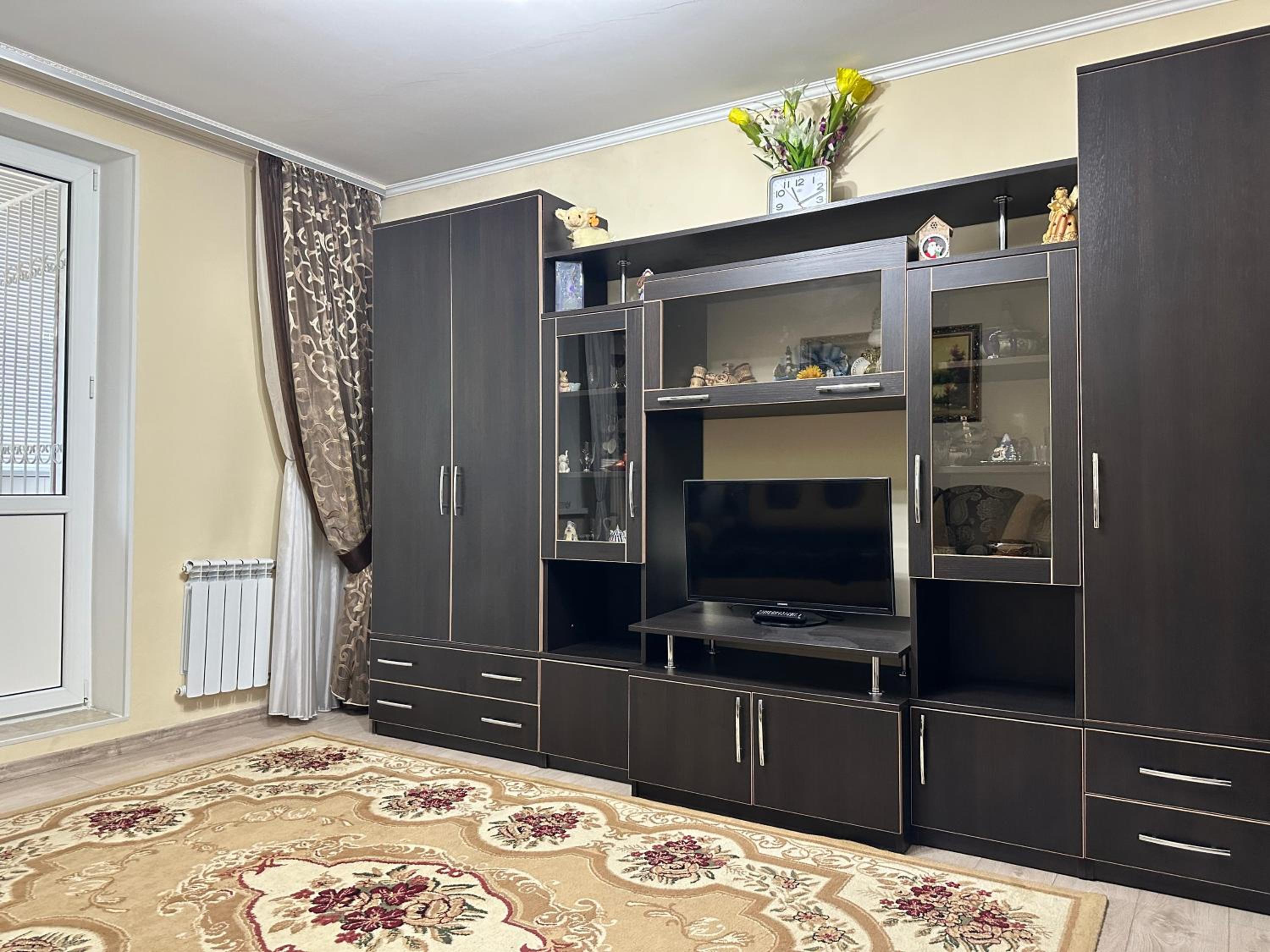 Cozy Apartment - 10 min from City Center view 5