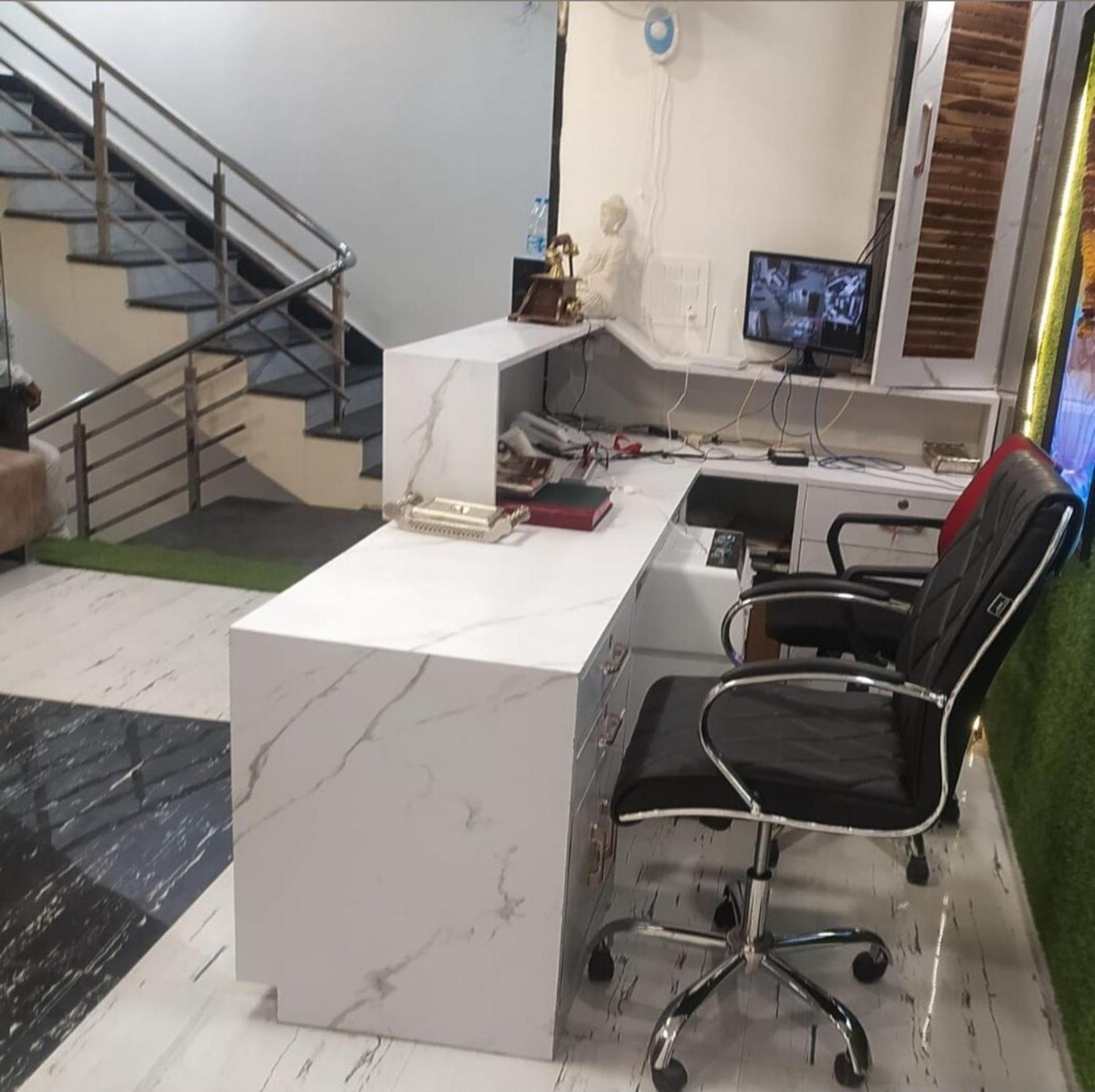 Lobby & Reception