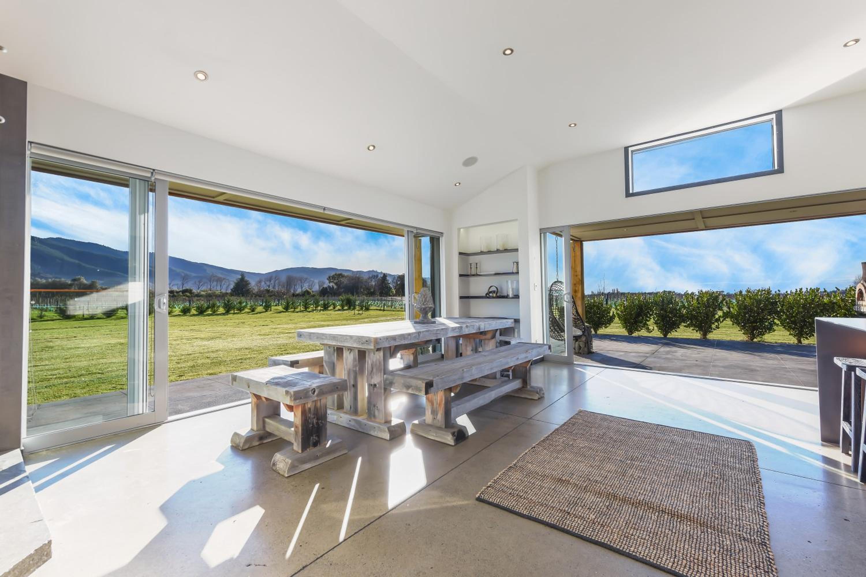 Rapaura Vineyard Escape - Blenheim Retreat view 5