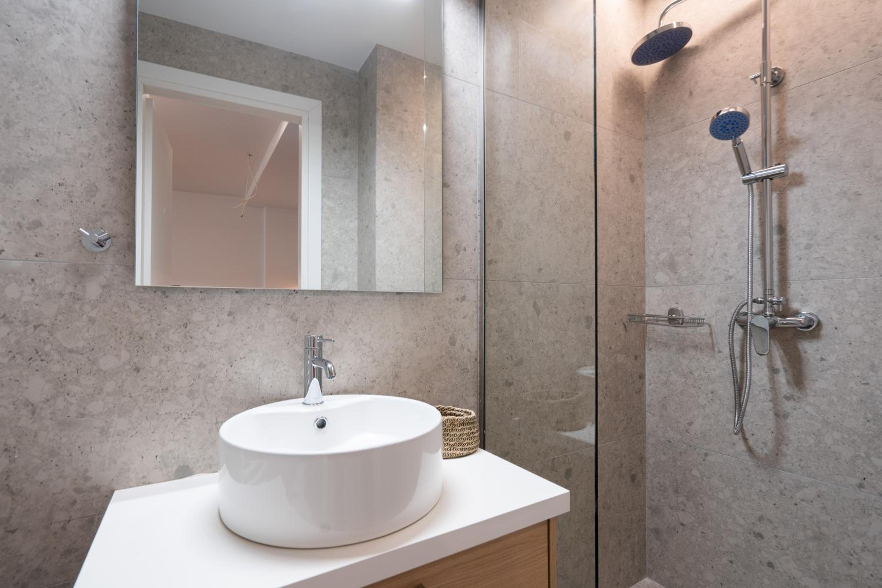 Kosmos Luxury Residences