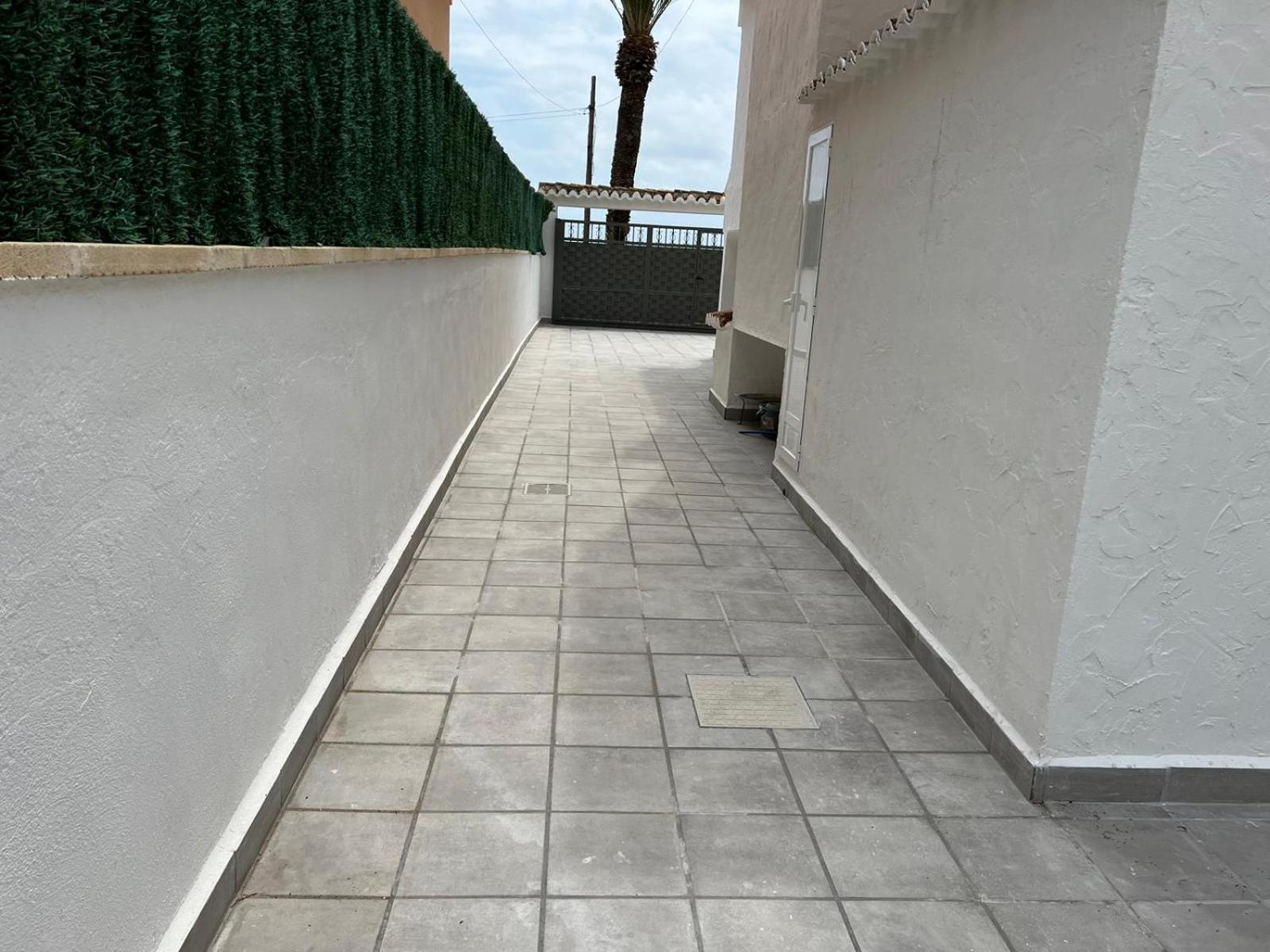 Beachfront vila