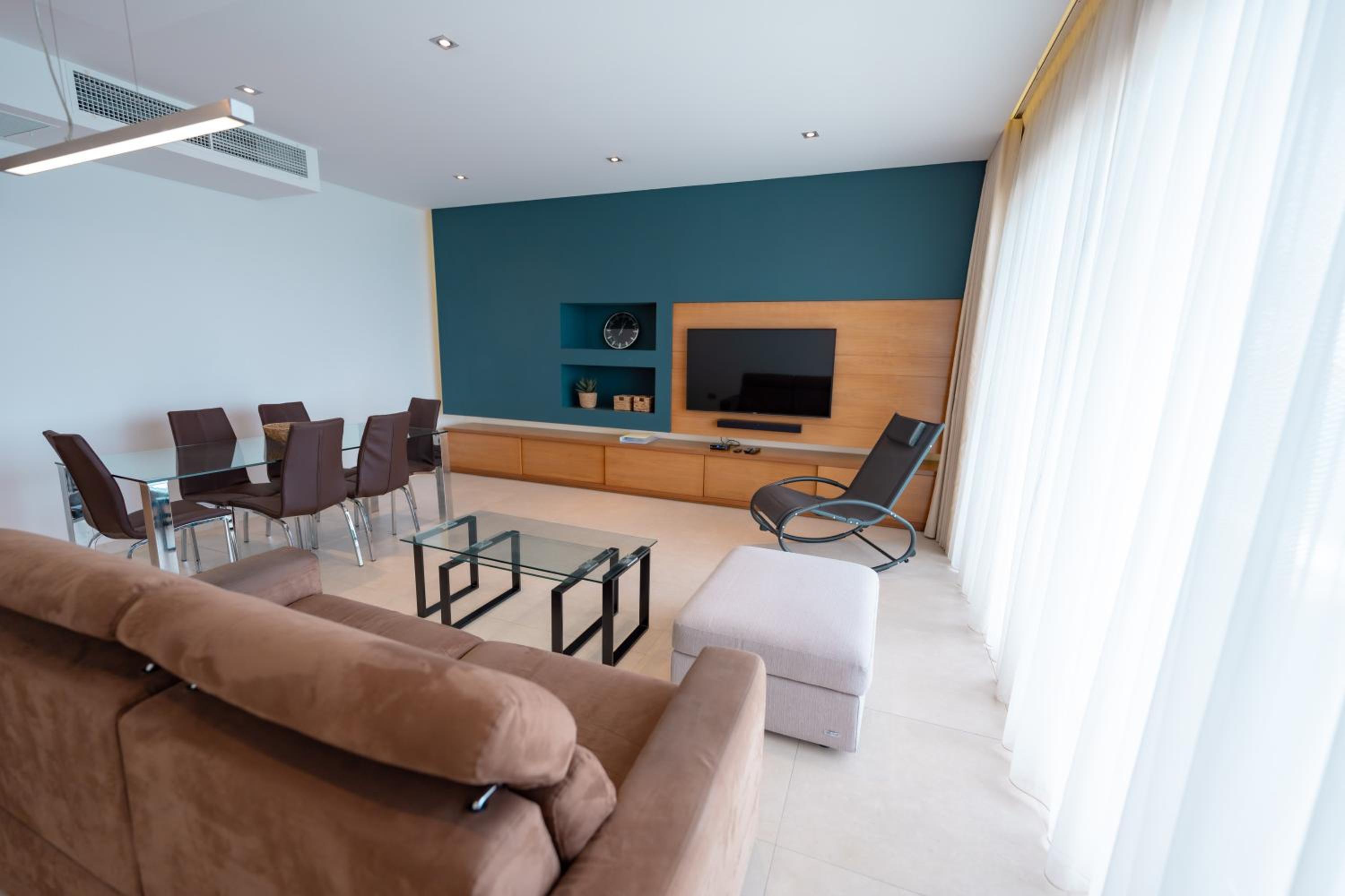 Stunning Seafront Flat in Sliema photo 4