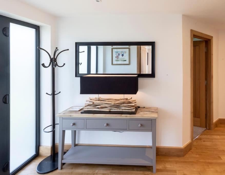 April Cottage - Luxury Country Bolthole