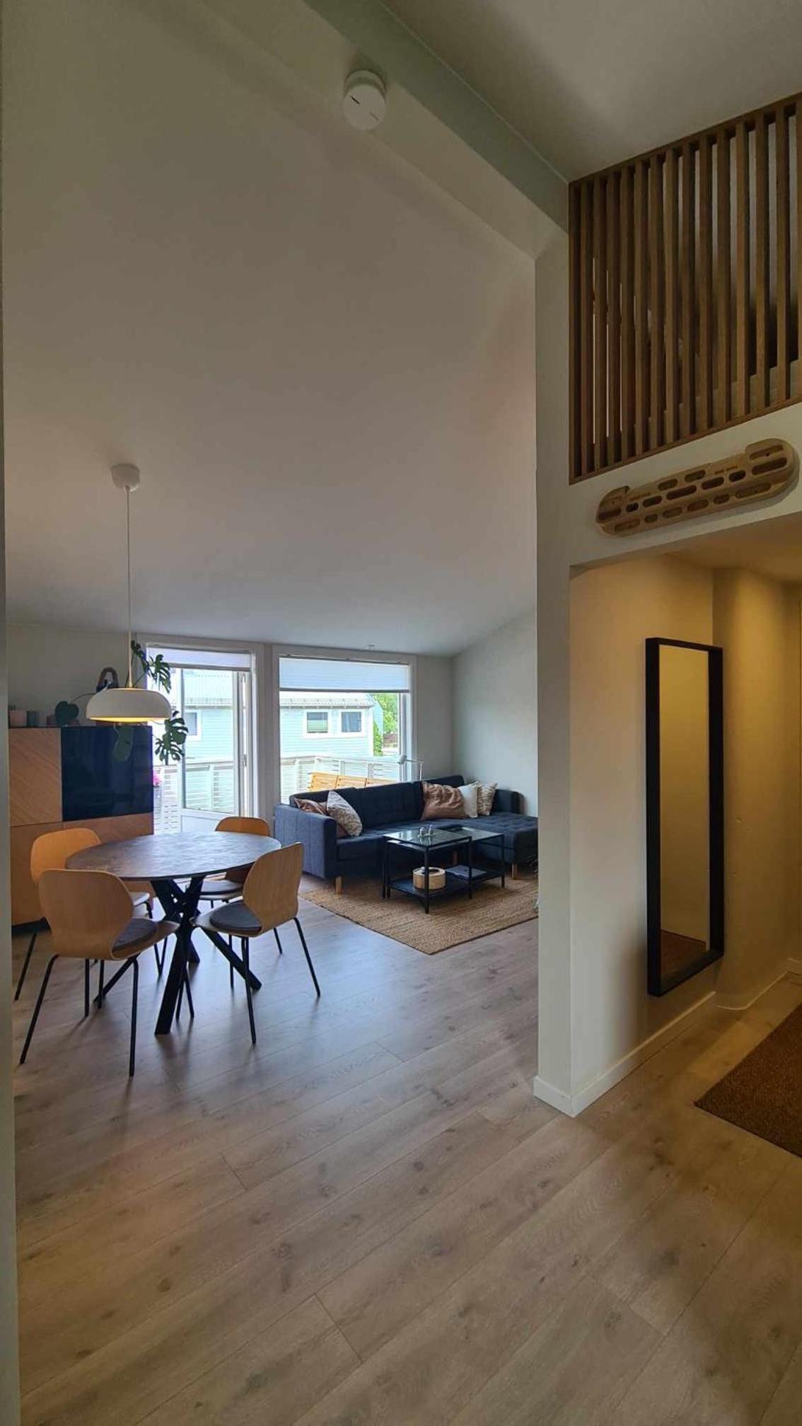 Modern One-Bedroom Apartment with balcony