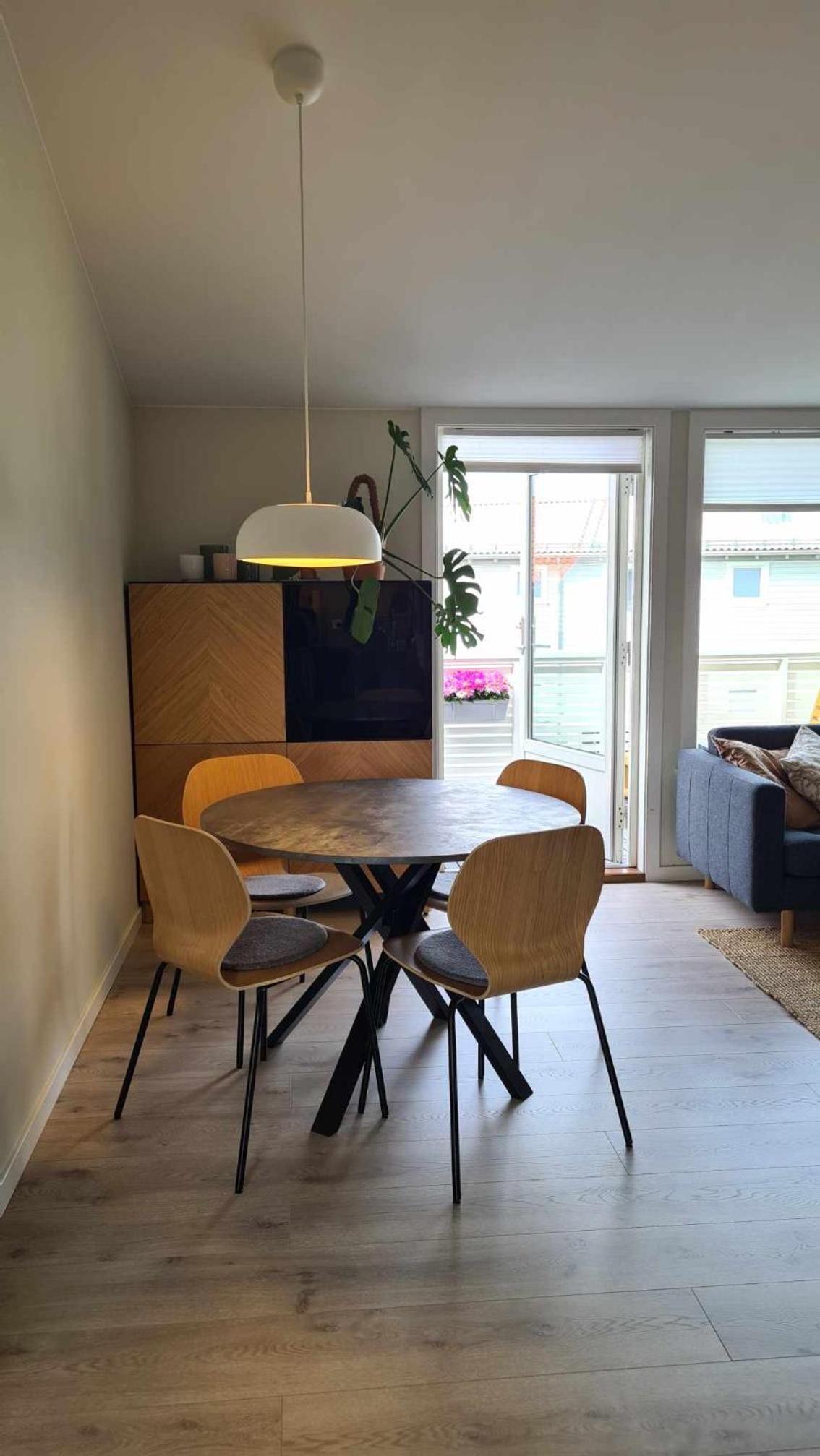 Modern One-Bedroom Apartment with balcony