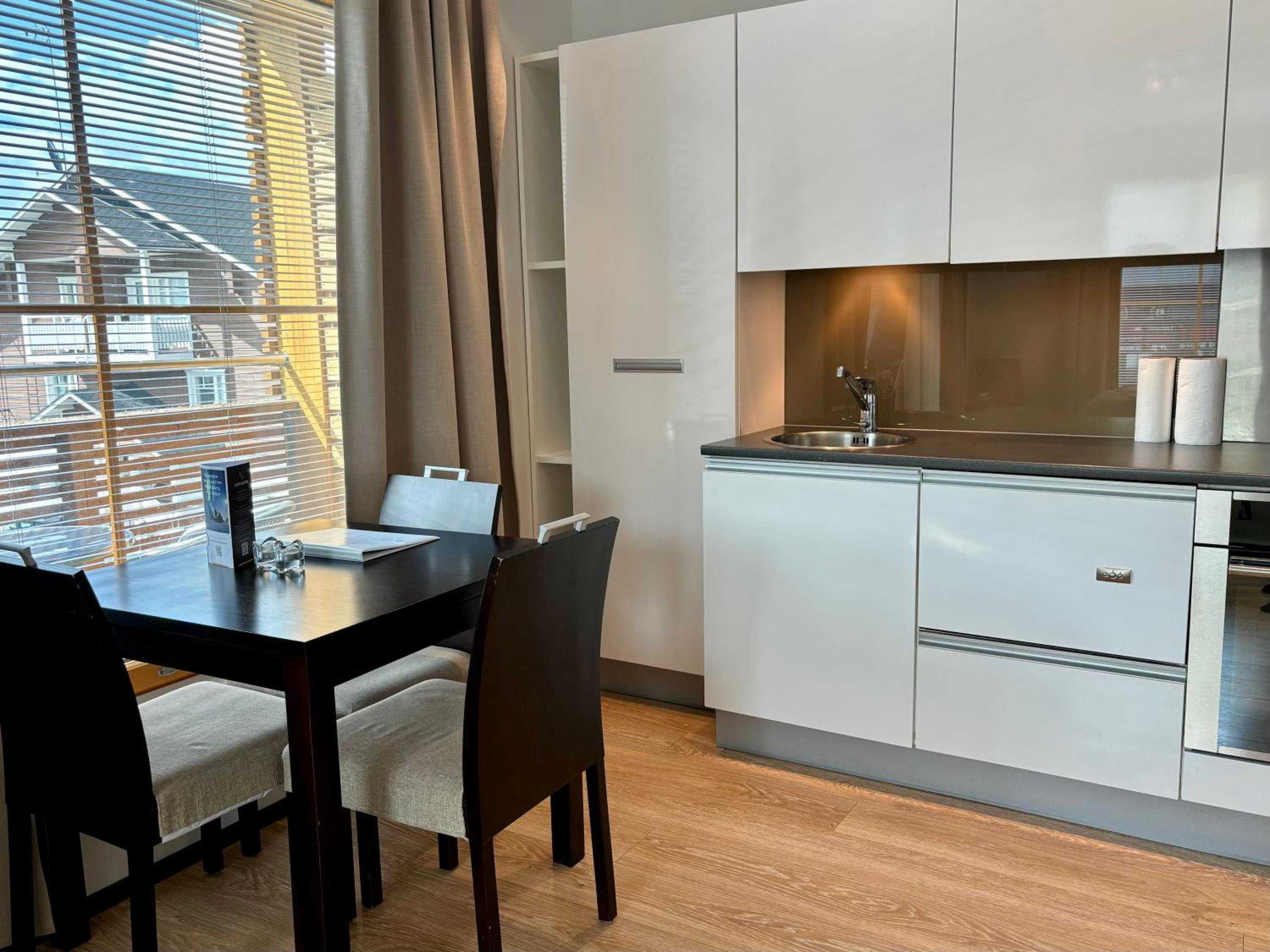 Levi Suites Levi Gold