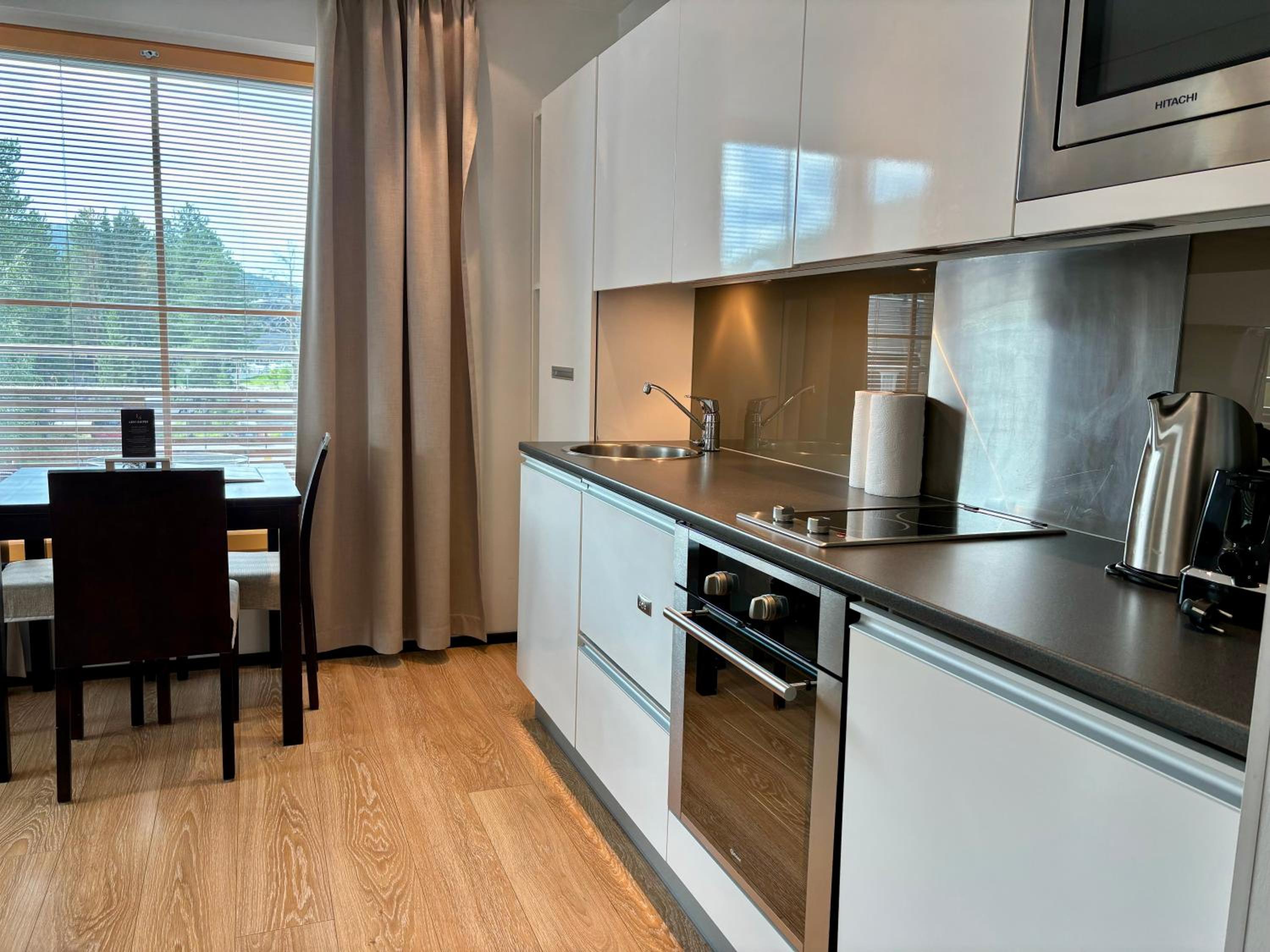 Levi Suites Levi Gold