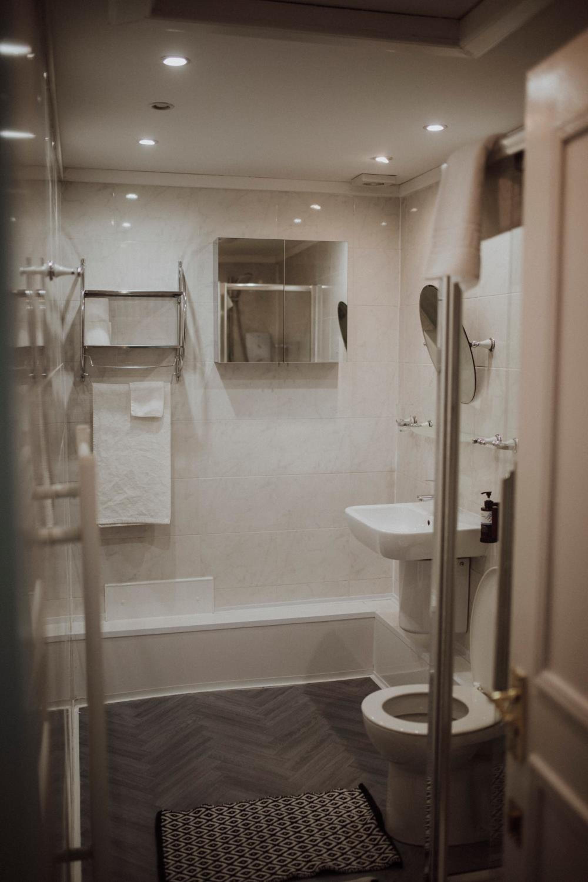 16 Pilrig Guest House