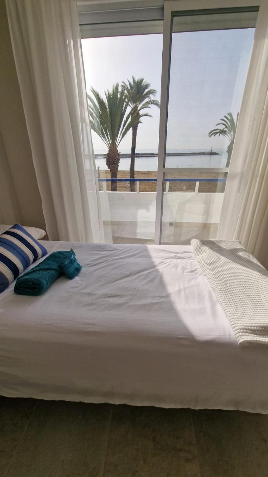 Beachfront vila