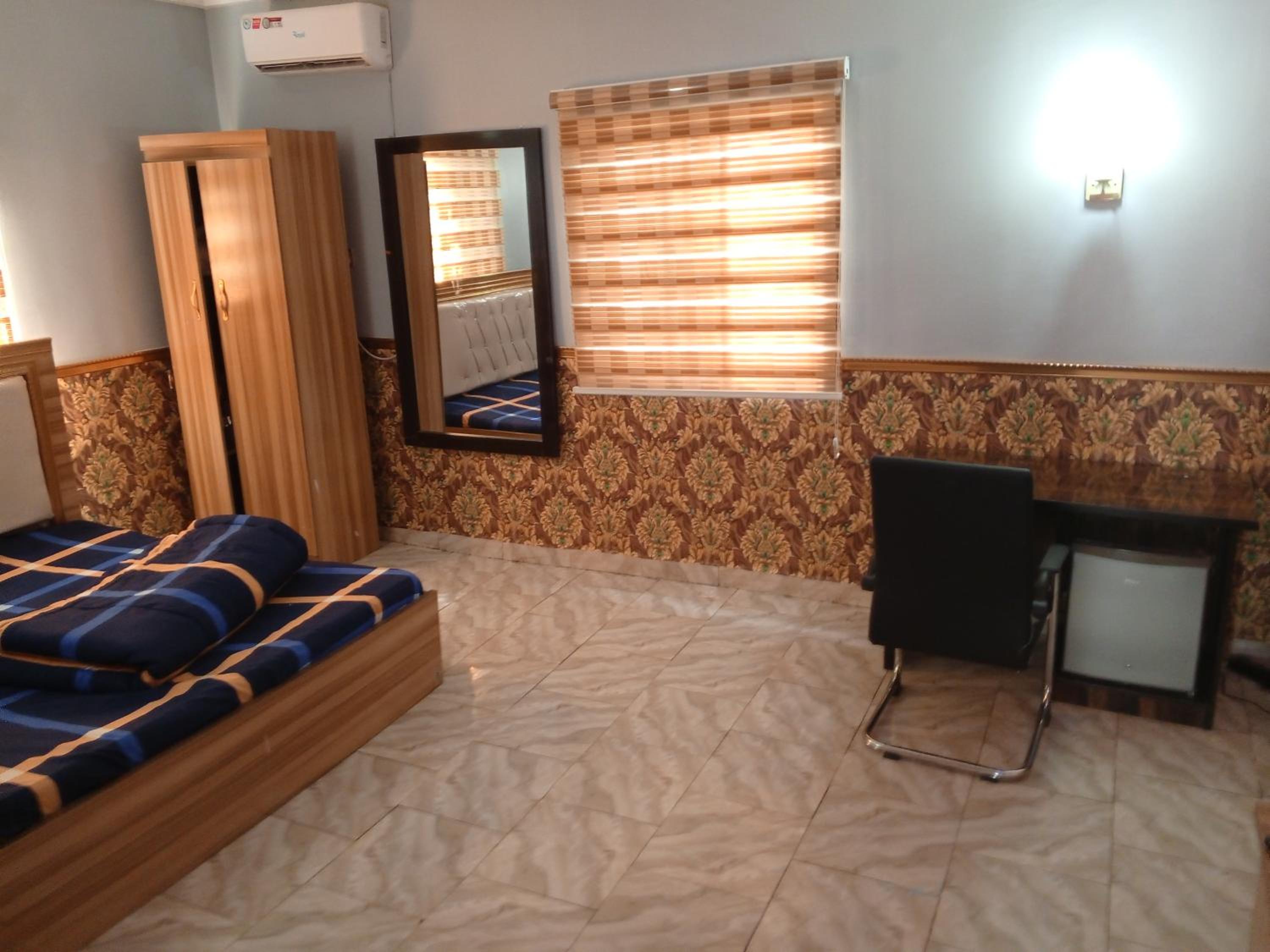 Photo 6