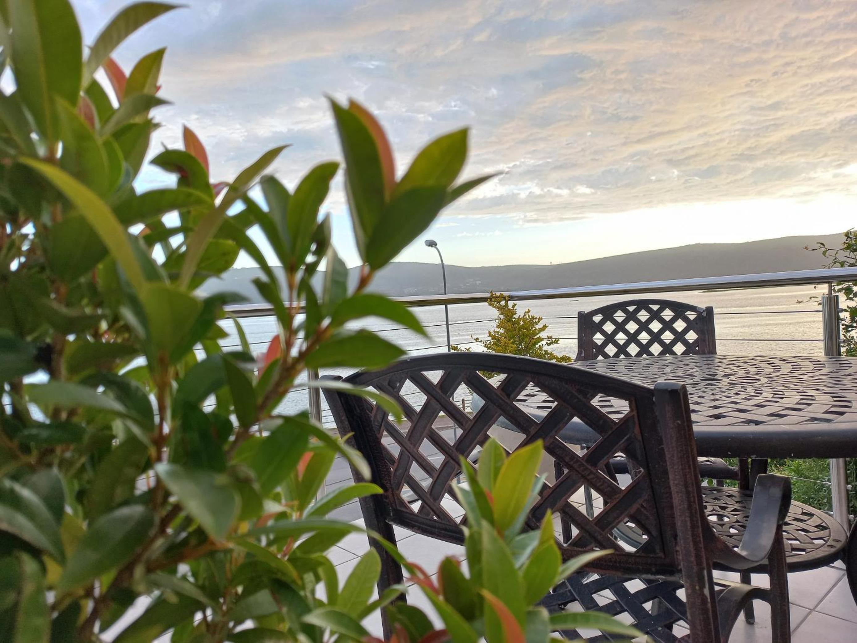 Phoenix Lodge and Waterside Accommodation