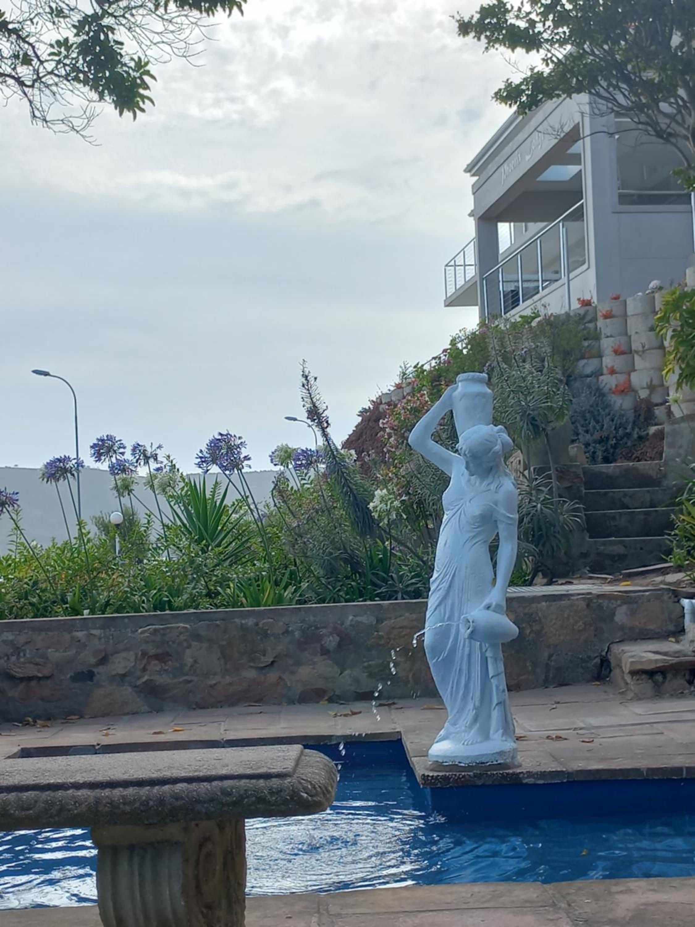 Phoenix Lodge and Waterside Accommodation