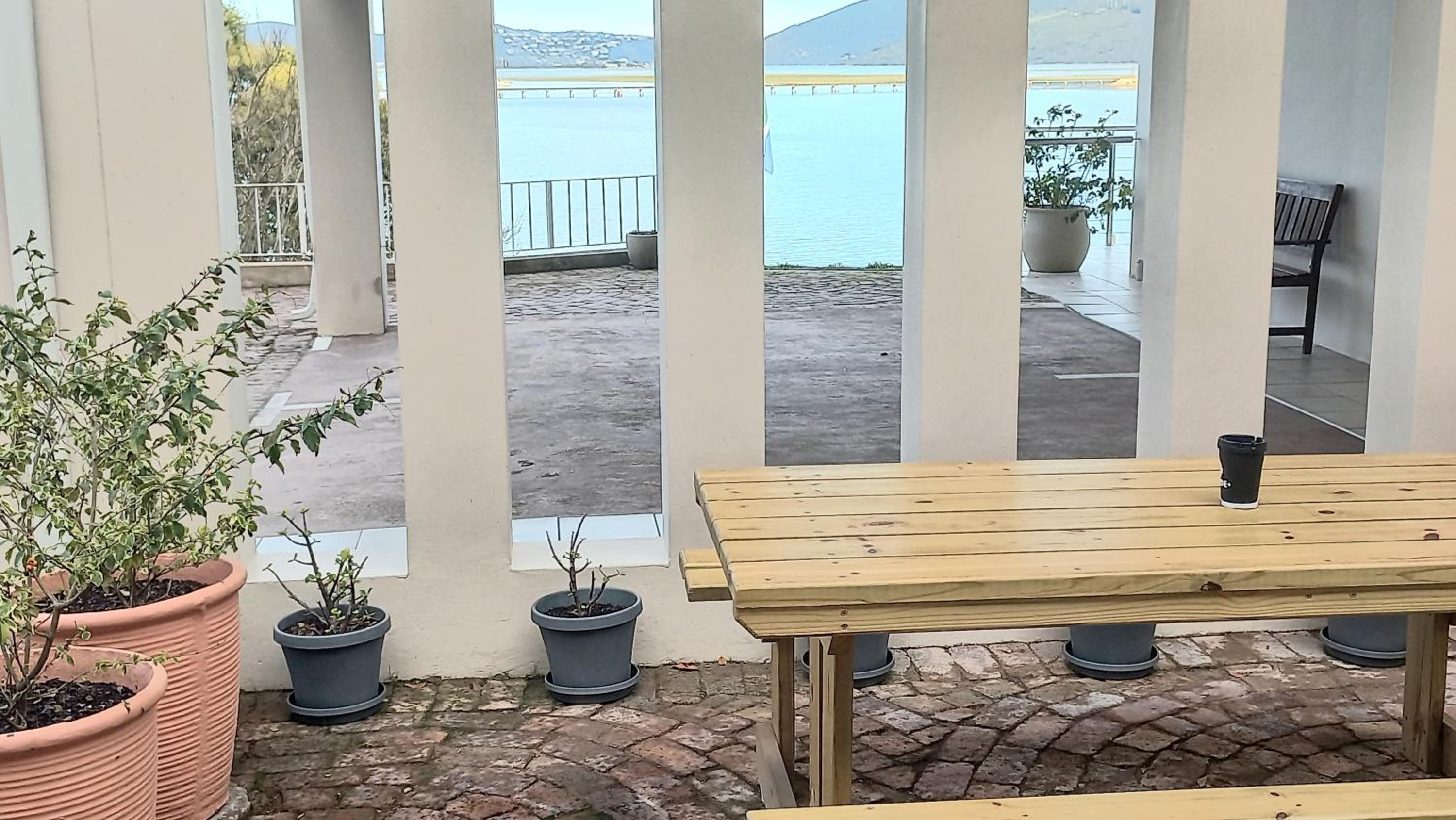 Phoenix Lodge and Waterside Accommodation