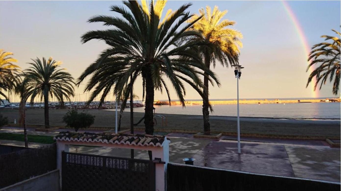 Beachfront vila