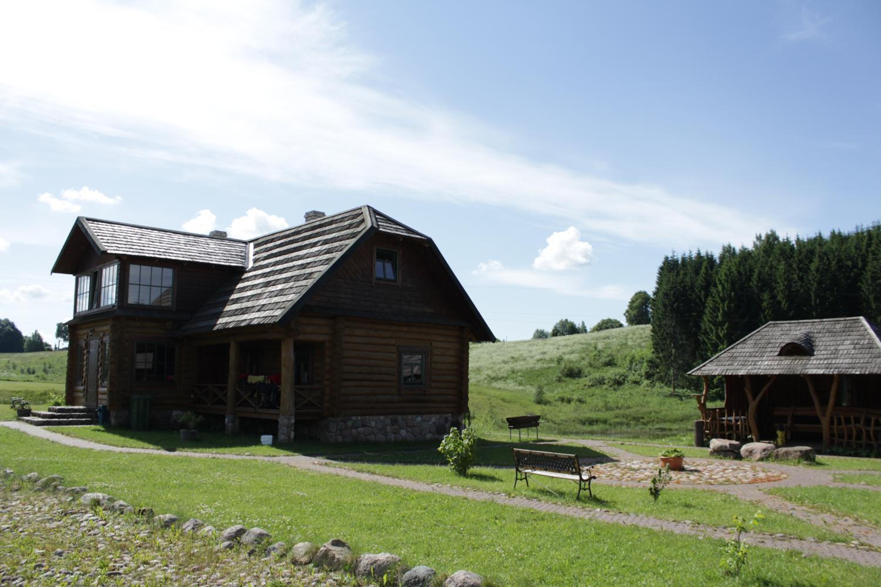 Šnekučių kaimas