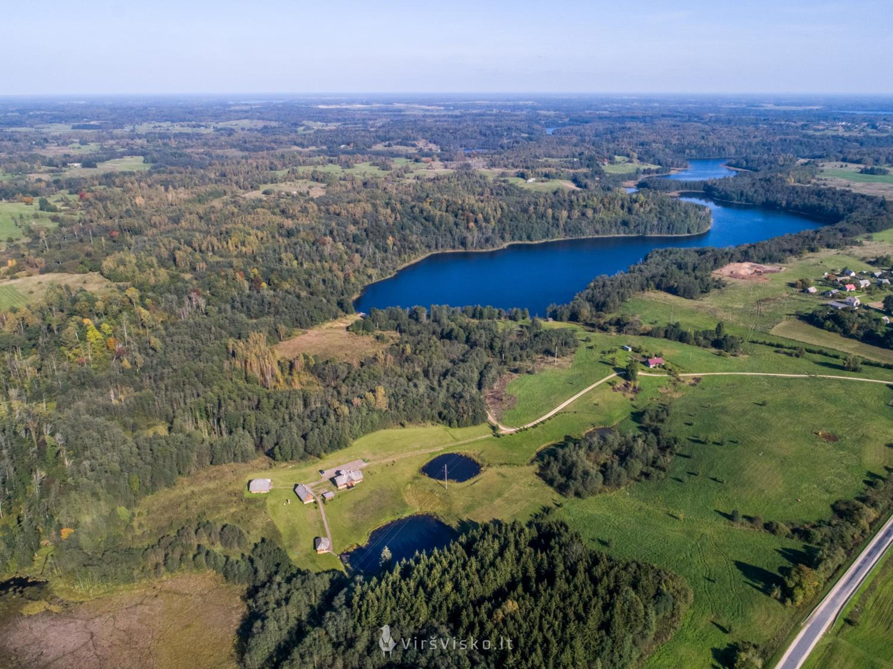 Šnekučių kaimas
