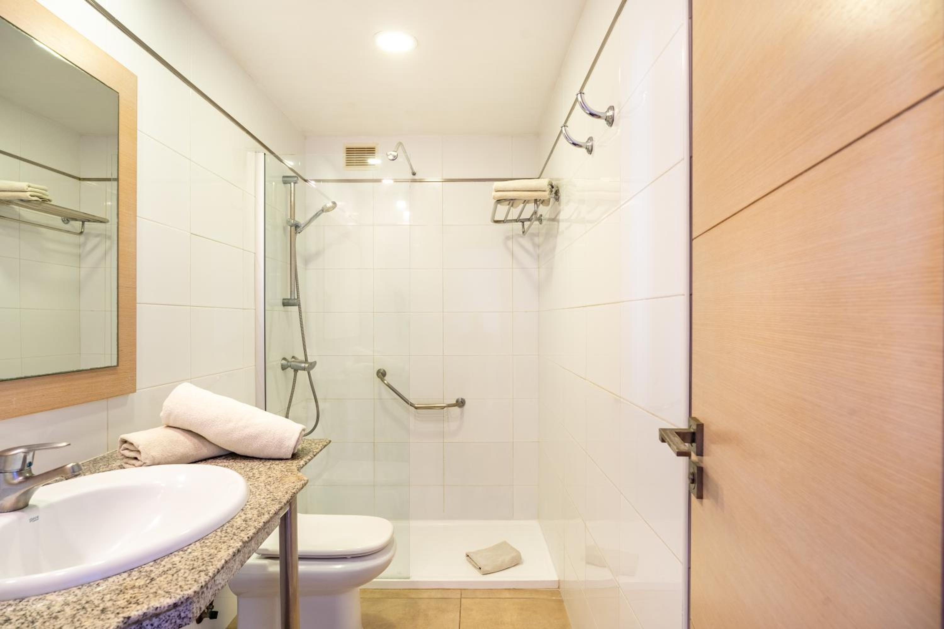 Apartamentos Cabau Cala Nova