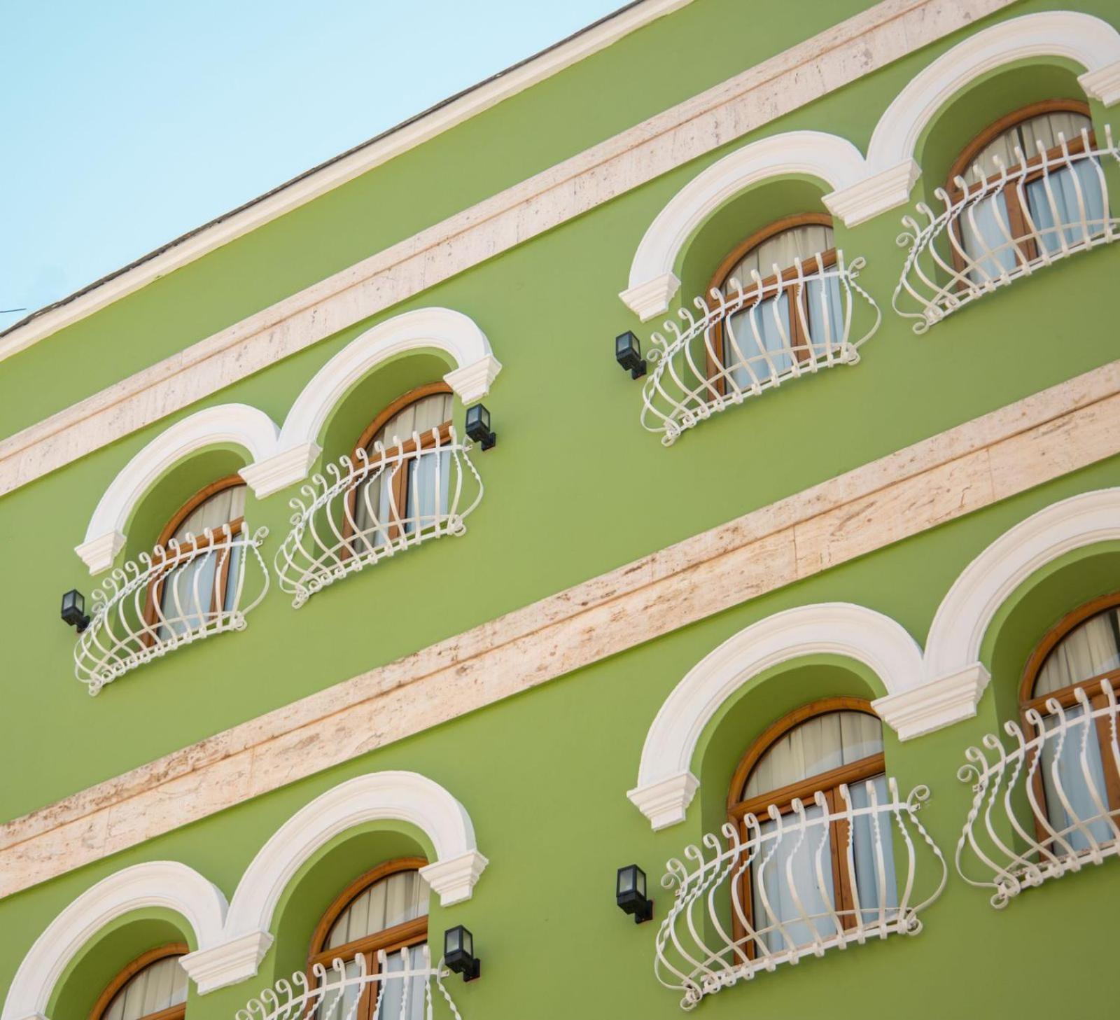 Hotel Riviera Hotel-City Center - Image 1