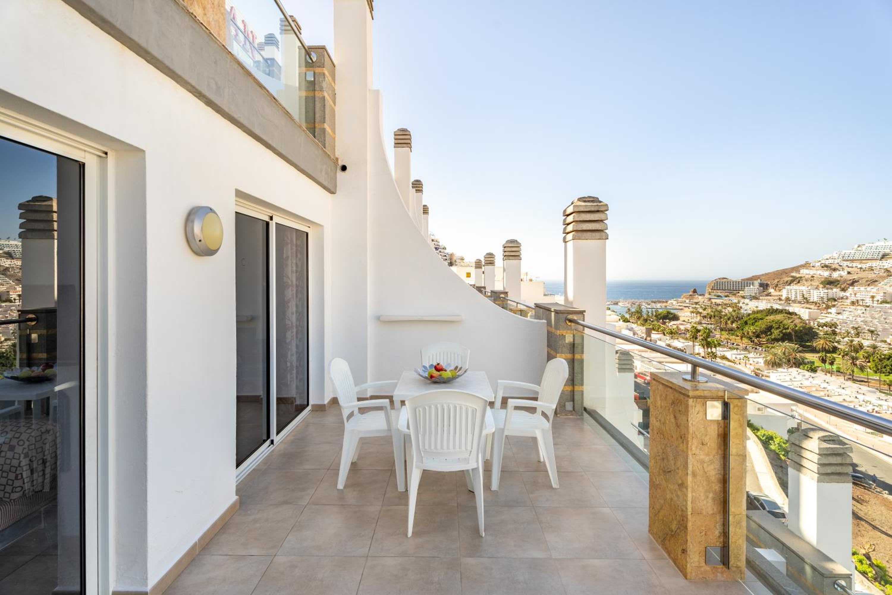 Apartamentos Cabau Cala Nova