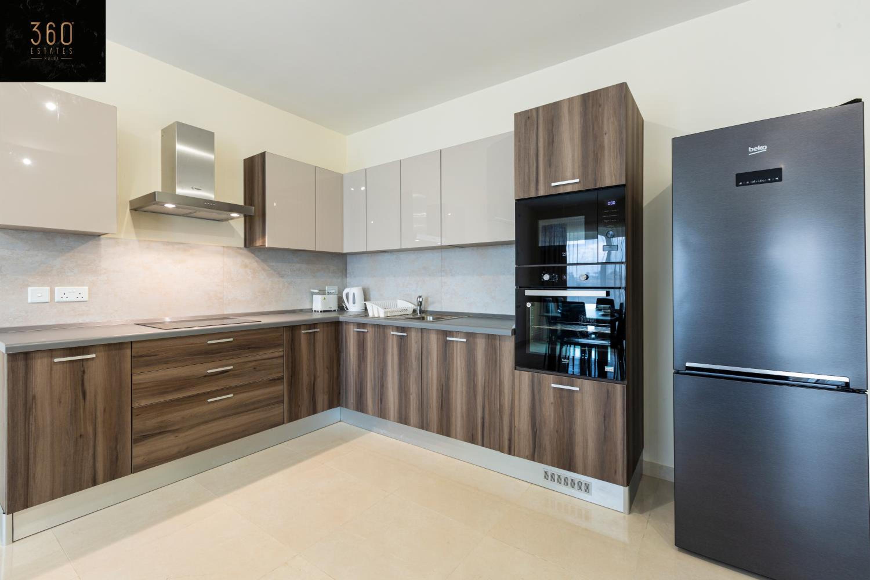 Beautiful 3BR home with private balcony with WIFI & AC by 360 Estates view 2
