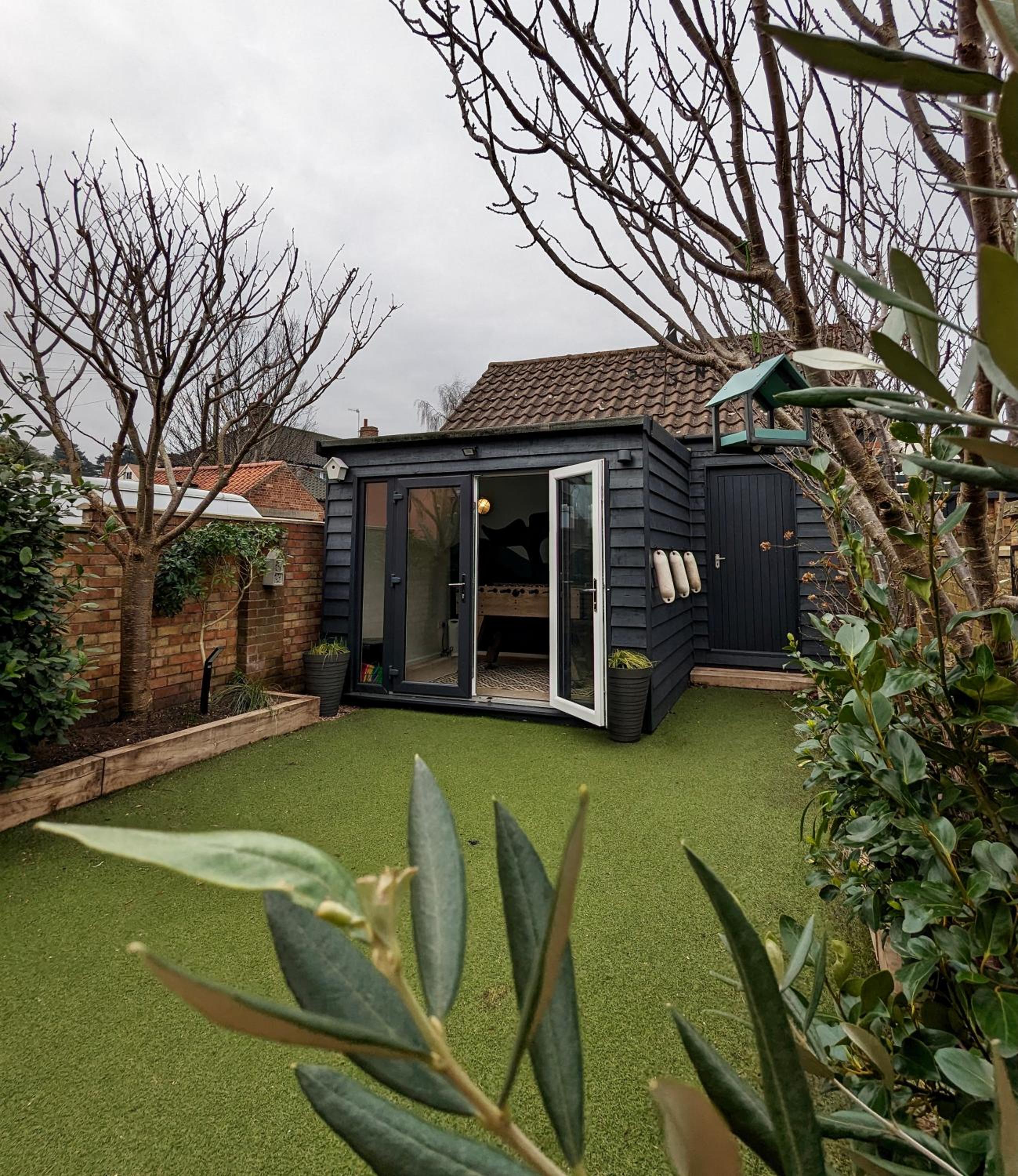 Happy Place, Sheringham Stunner - Crabpot Cottages Sheringham view 4