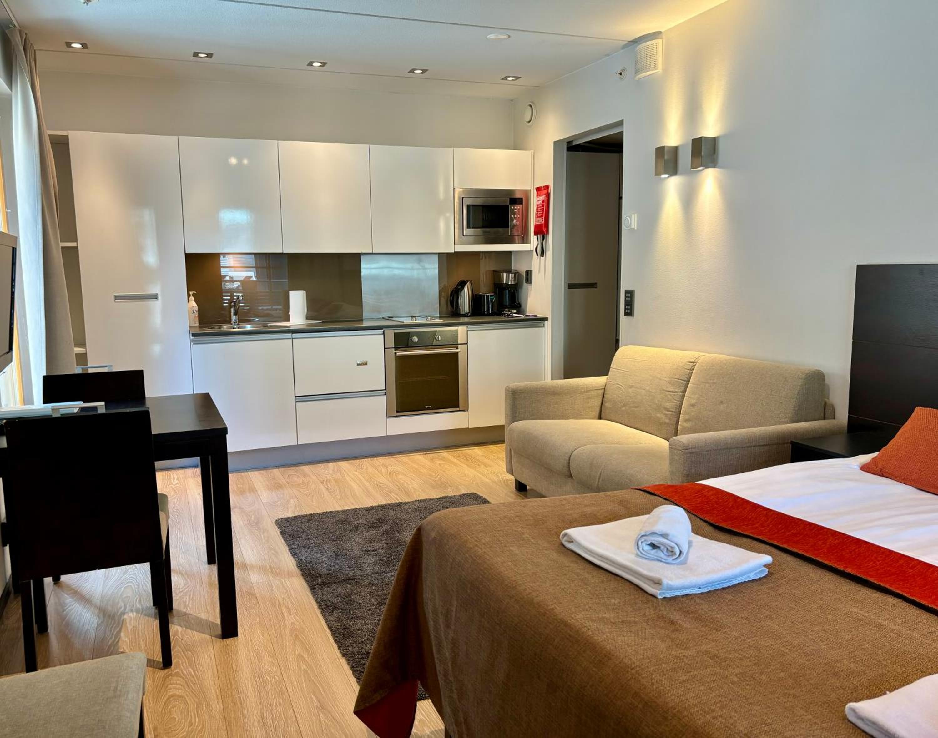 Levi Suites Levi Gold