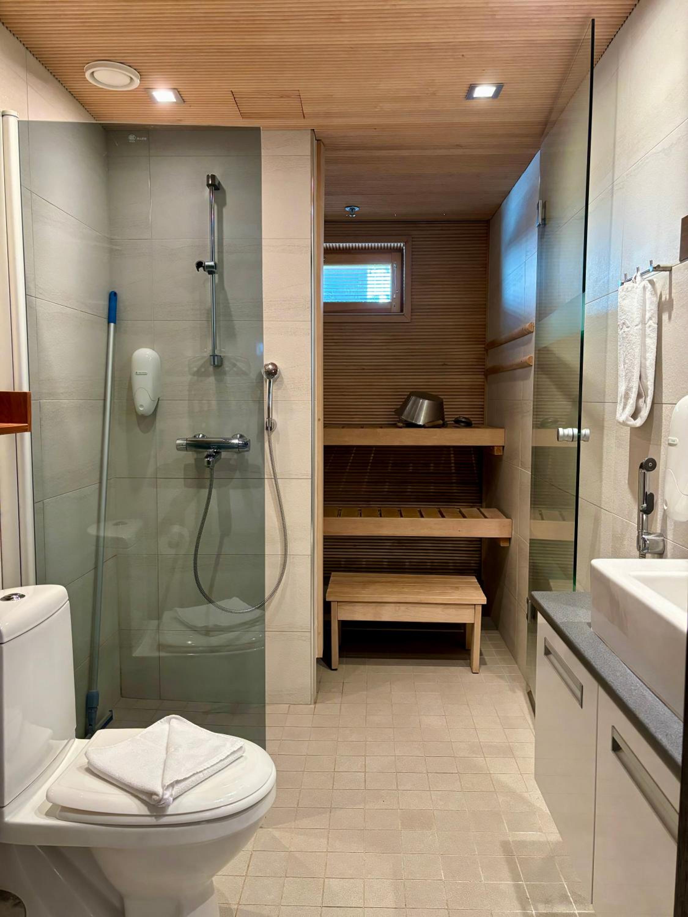 Levi Suites Levi Gold