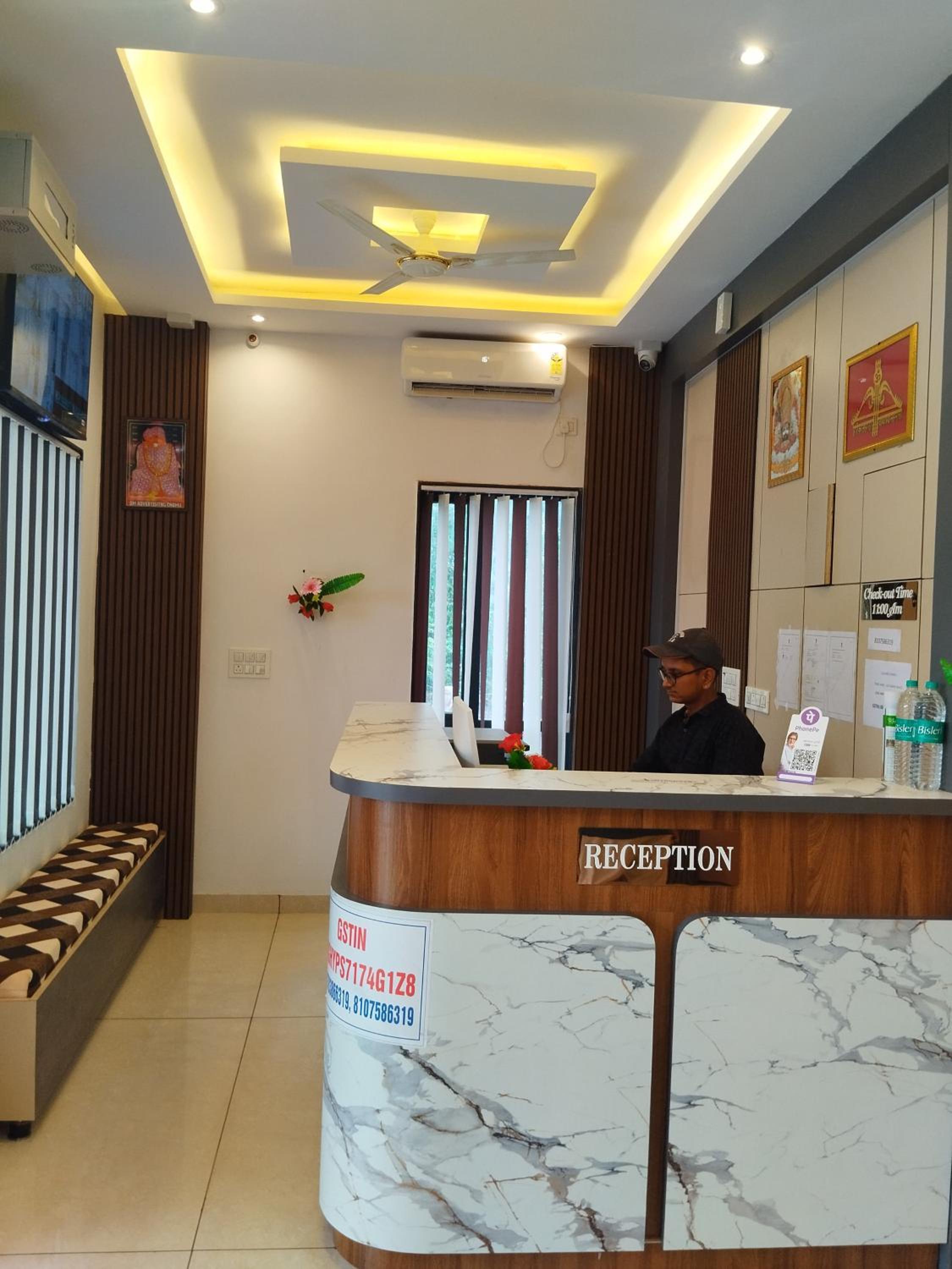 Adarsh Palace & Restaurant